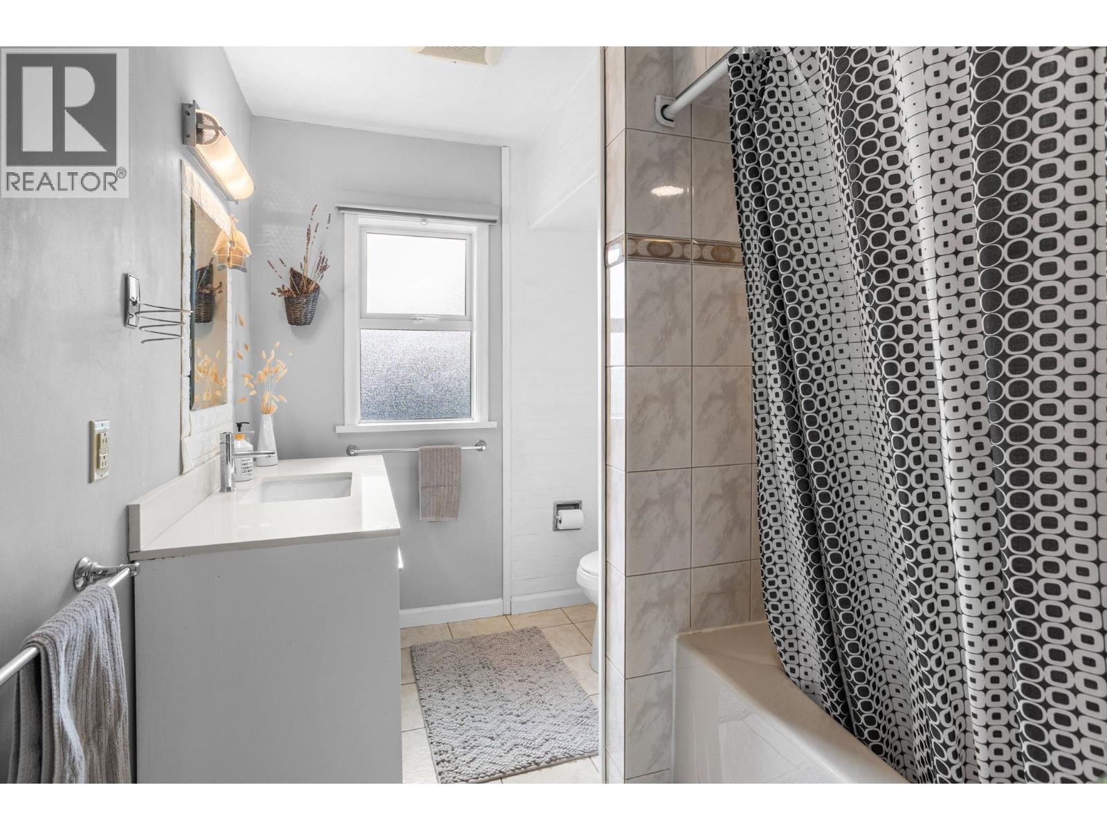 3020 Thorncliffe Drive, North Vancouver, British Columbia  V7R 2T1 - Photo 17 - R3160024