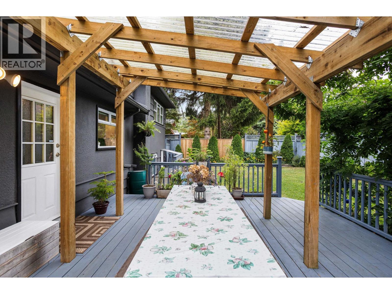 3020 Thorncliffe Drive, North Vancouver, British Columbia  V7R 2T1 - Photo 28 - R3160024