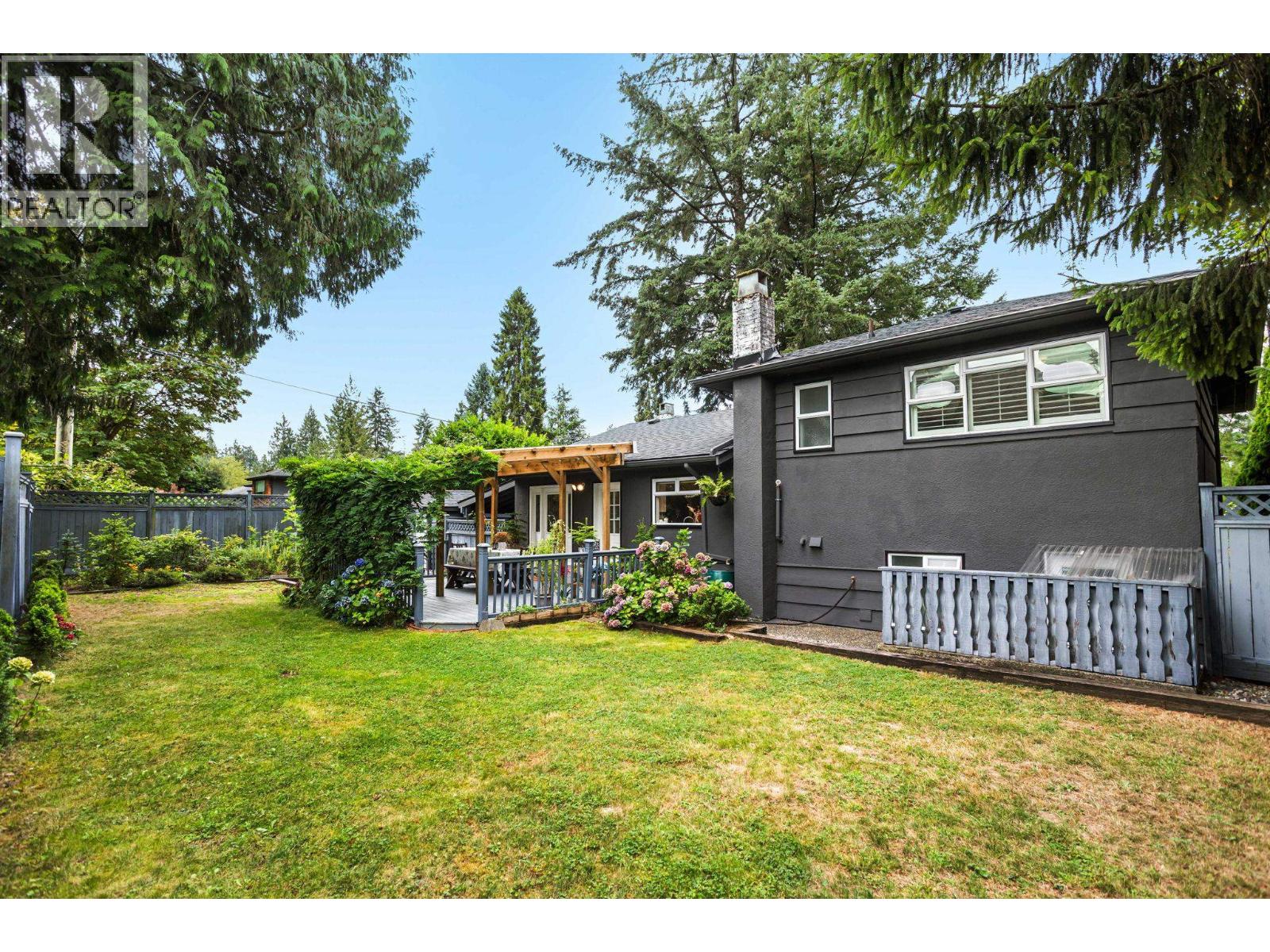3020 Thorncliffe Drive, North Vancouver, British Columbia  V7R 2T1 - Photo 31 - R3160024