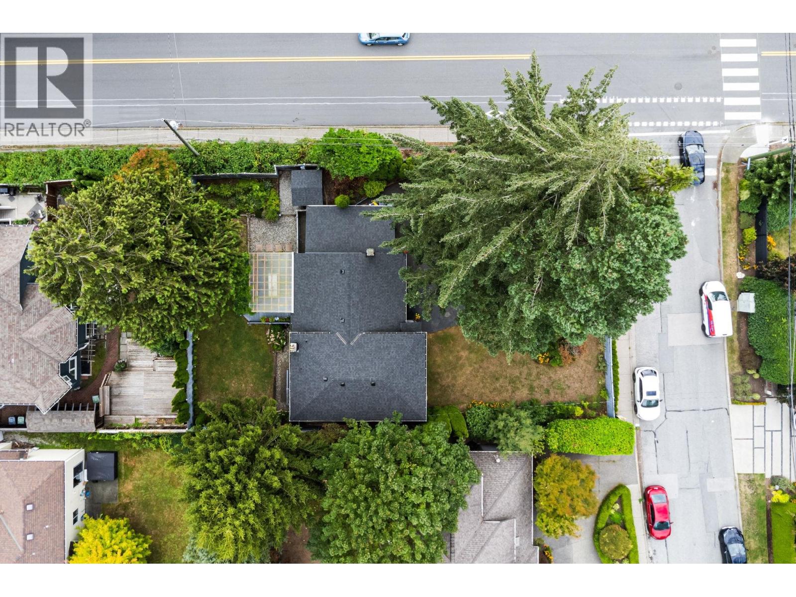 3020 Thorncliffe Drive, North Vancouver, British Columbia  V7R 2T1 - Photo 35 - R3160024