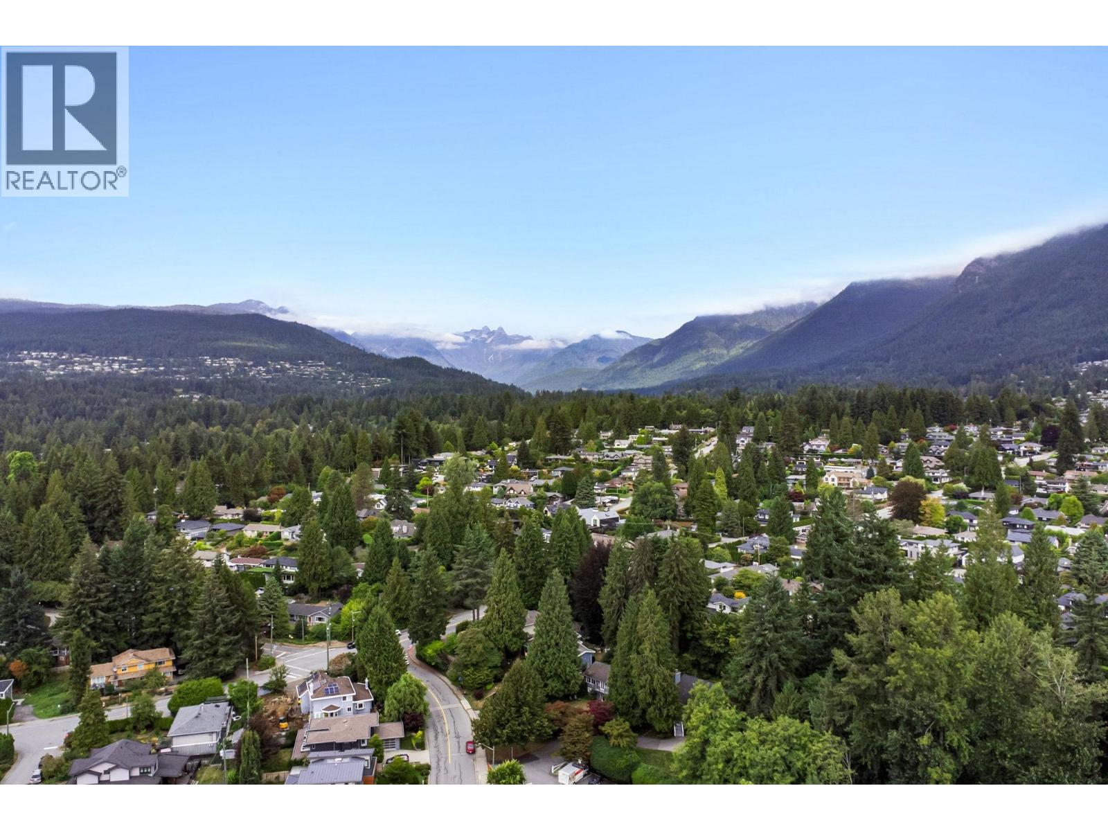 3020 Thorncliffe Drive, North Vancouver, British Columbia  V7R 2T1 - Photo 36 - R3160024