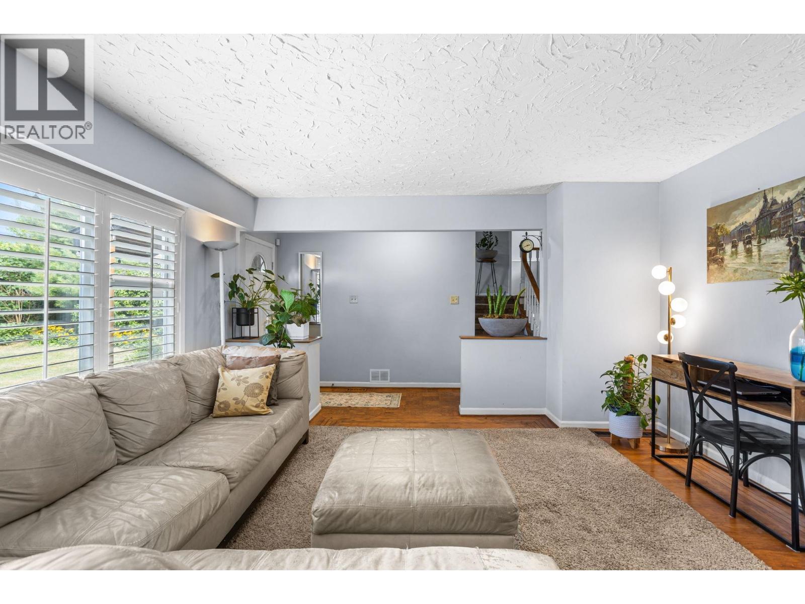 3020 Thorncliffe Drive, North Vancouver, British Columbia  V7R 2T1 - Photo 6 - R3160024