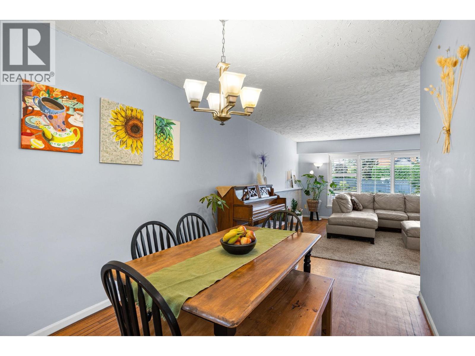 3020 Thorncliffe Drive, North Vancouver, British Columbia  V7R 2T1 - Photo 9 - R3160024