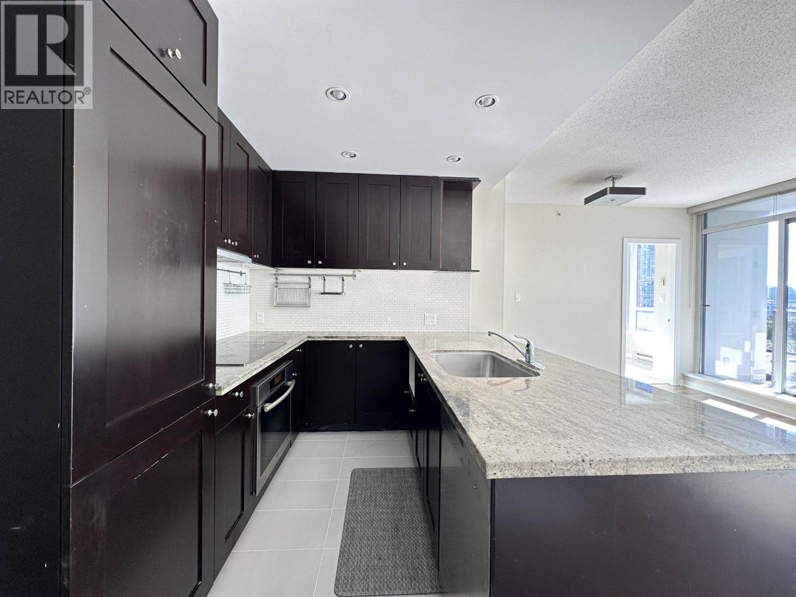 821 Cambie, Vancouver, British Columbia  V6B 0E3 - Photo 3 - R3160034