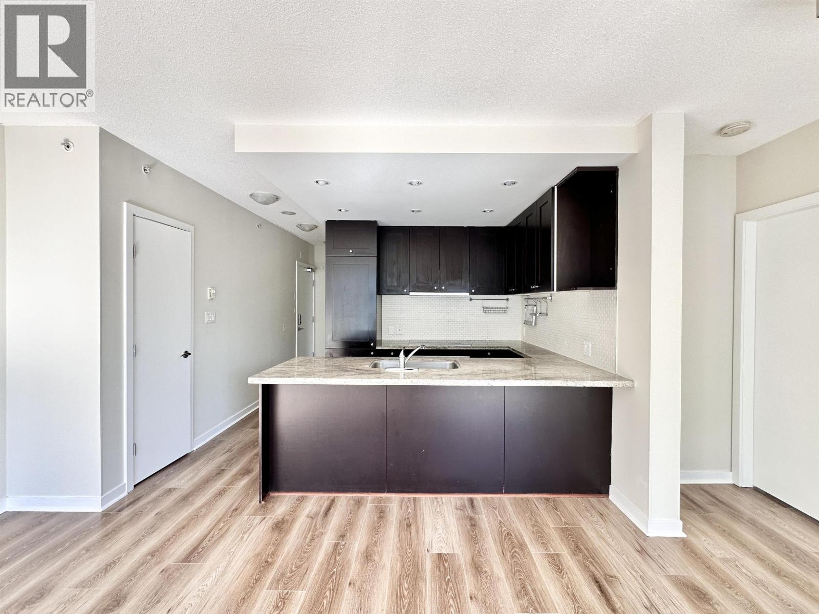 821 Cambie, Vancouver, British Columbia  V6B 0E3 - Photo 4 - R3160034