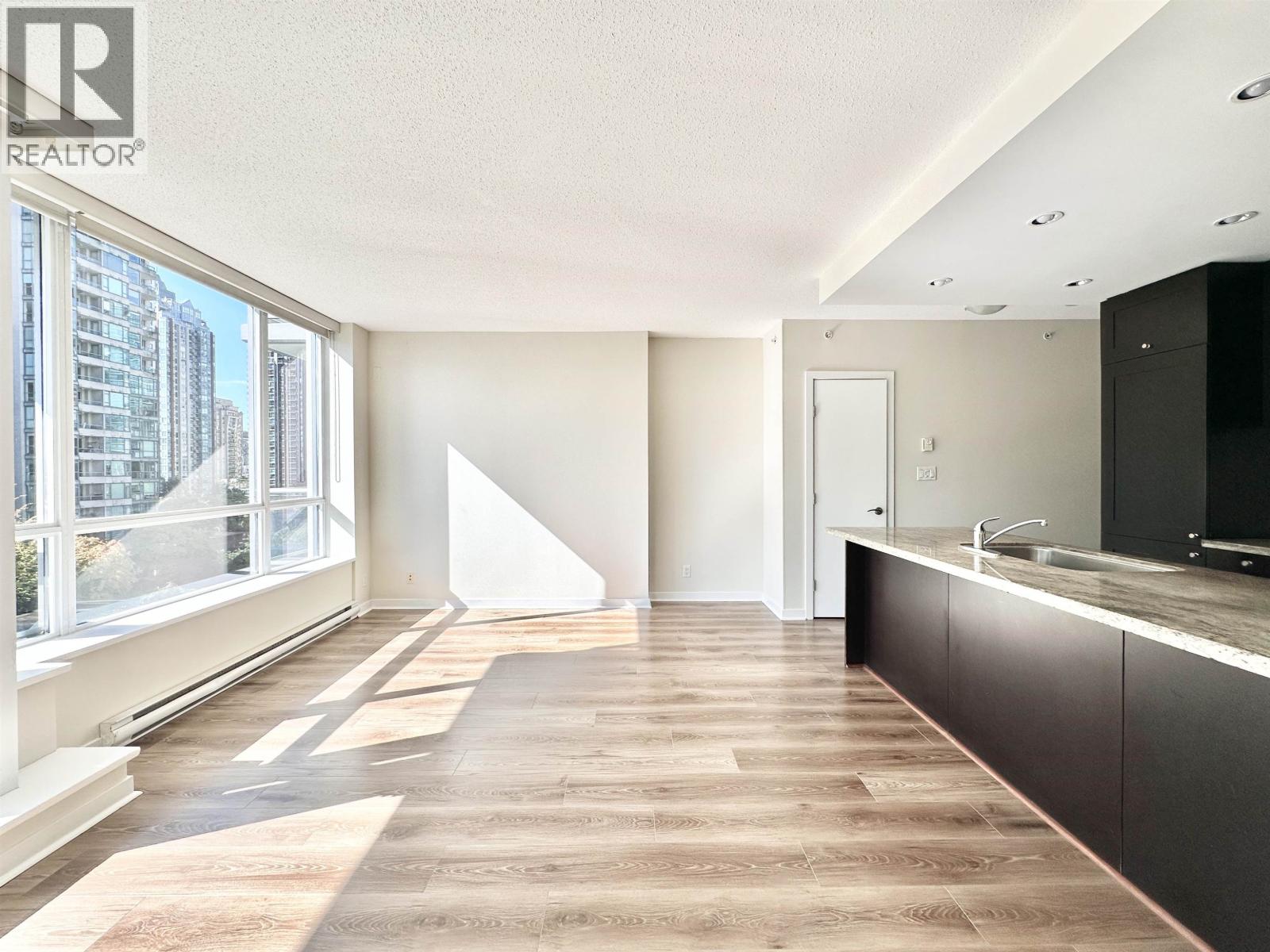 821 Cambie, Vancouver, British Columbia  V6B 0E3 - Photo 8 - R3160034