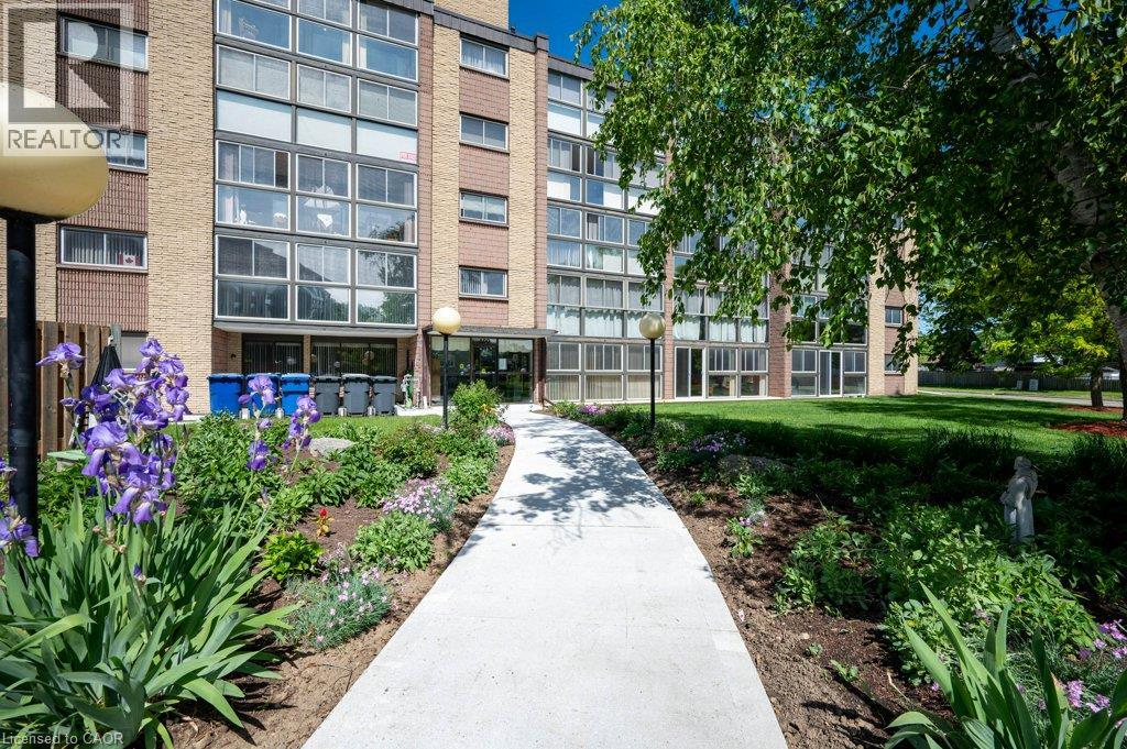 400 CHAMPLAIN Boulevard Unit# 406, Cambridge, Ontario