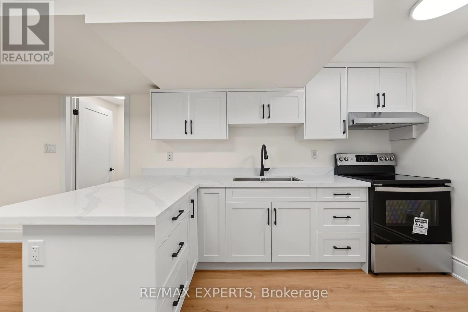 Bsmt - 17 Michelle Drive, Barrie, Ontario  L4N 5Y1 - Photo 7 - S13728654