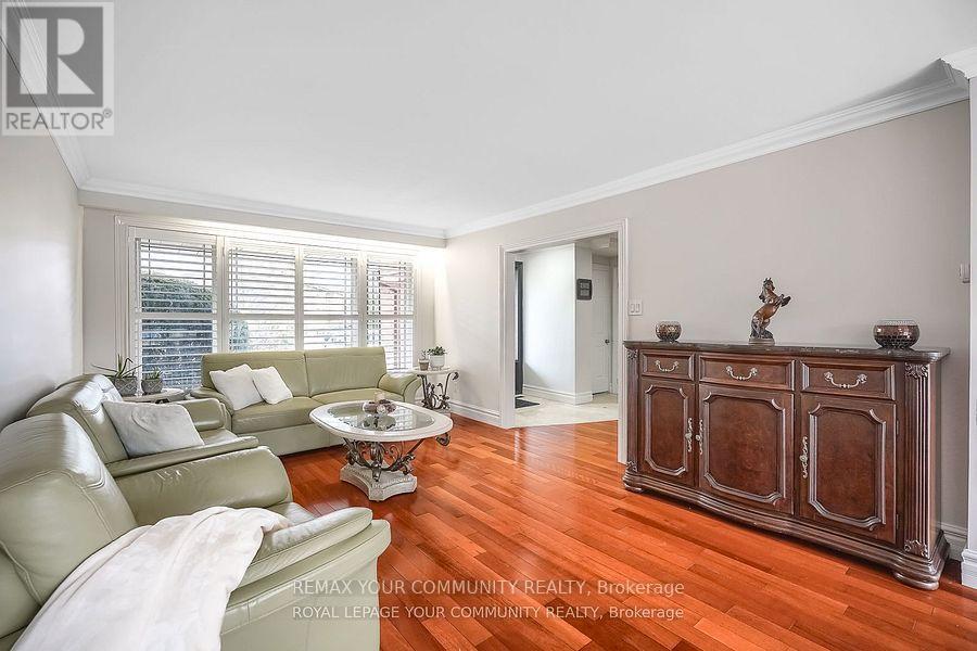 18 Terryellen Crescent, Toronto, Ontario  M9C 1H7 - Photo 12 - W13703620