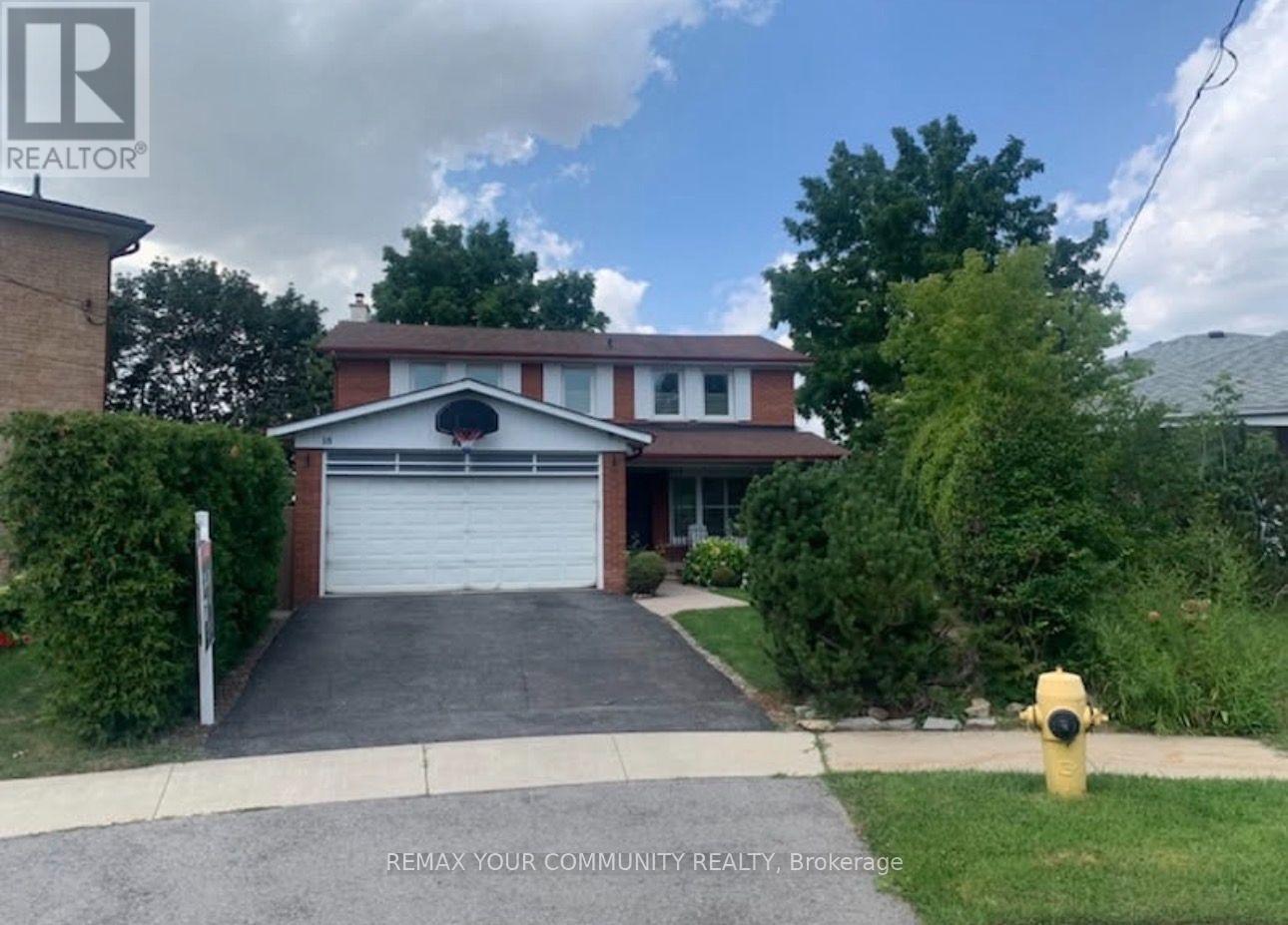 18 Terryellen Crescent, Toronto, Ontario  M9C 1H7 - Photo 2 - W13703620