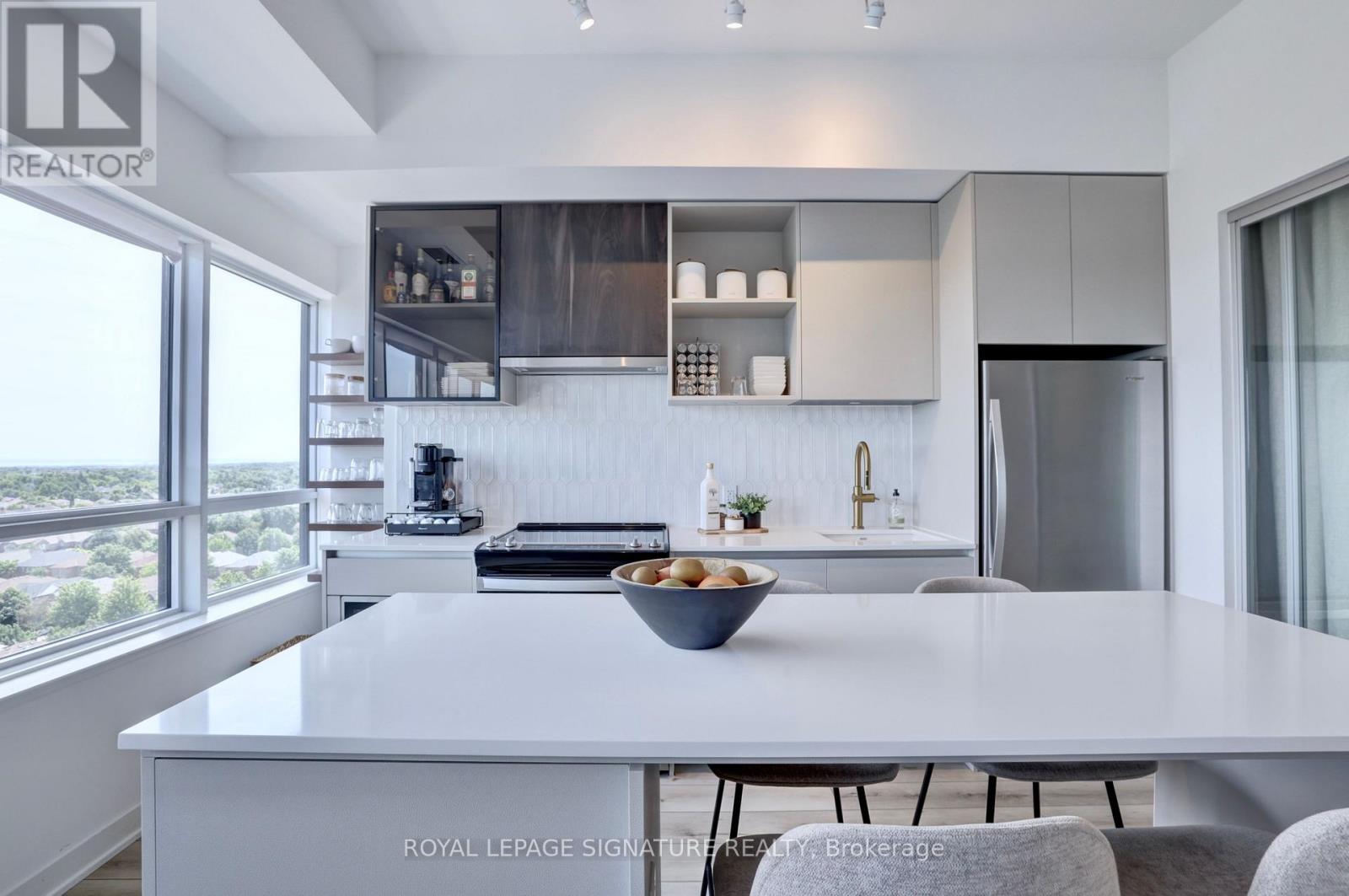 Ph15 - 395 Dundas Street W, Oakville, Ontario  L6M 4M2 - Photo 4 - W13728620