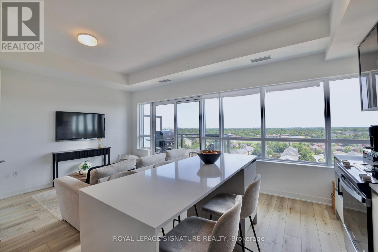 Ph15 - 395 Dundas Street W, Oakville, Ontario  L6M 4M2 - Photo 6 - W13728620