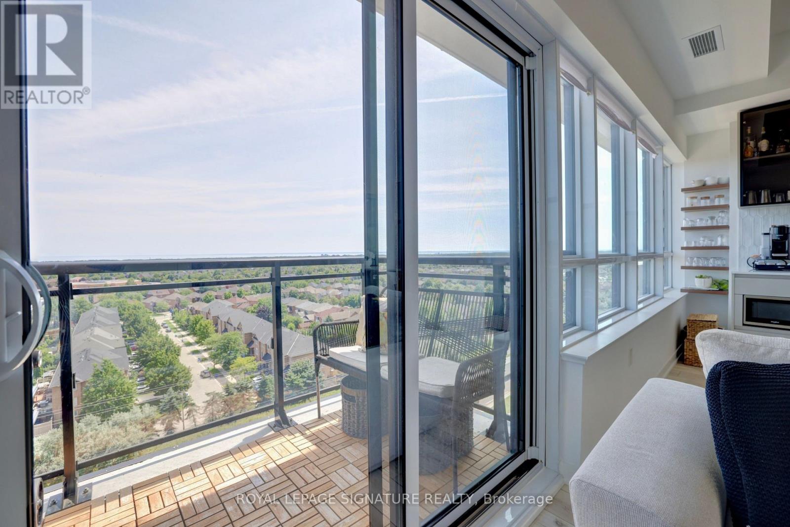 Ph15 - 395 Dundas Street W, Oakville, Ontario  L6M 4M2 - Photo 8 - W13728620
