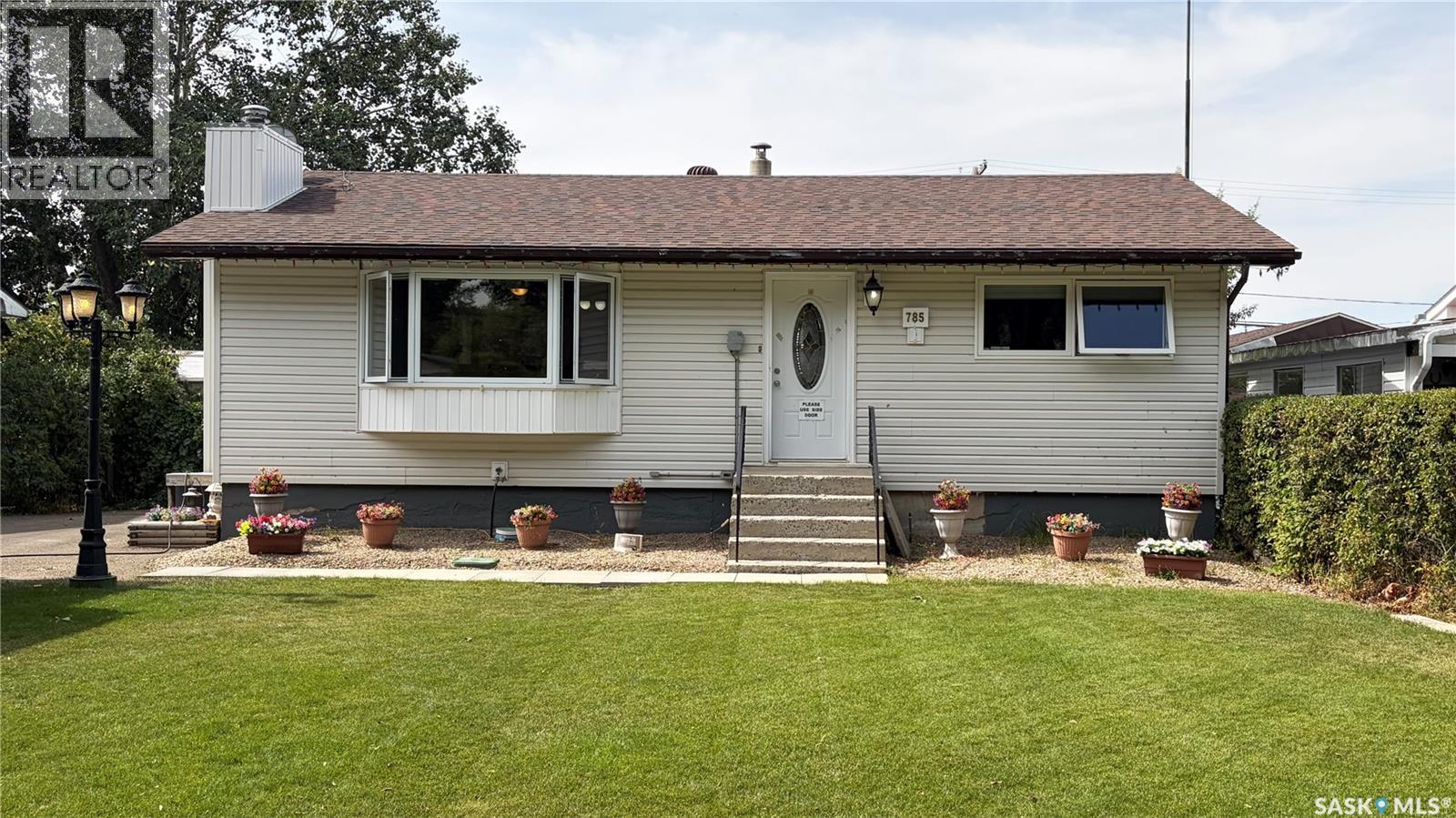 785 Centre STREET, Shaunavon, Saskatchewan