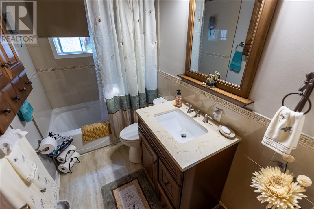 75 Holmes Street, Spring  Bay, Ontario  P0P 2B0 - Photo 24 - 2127679