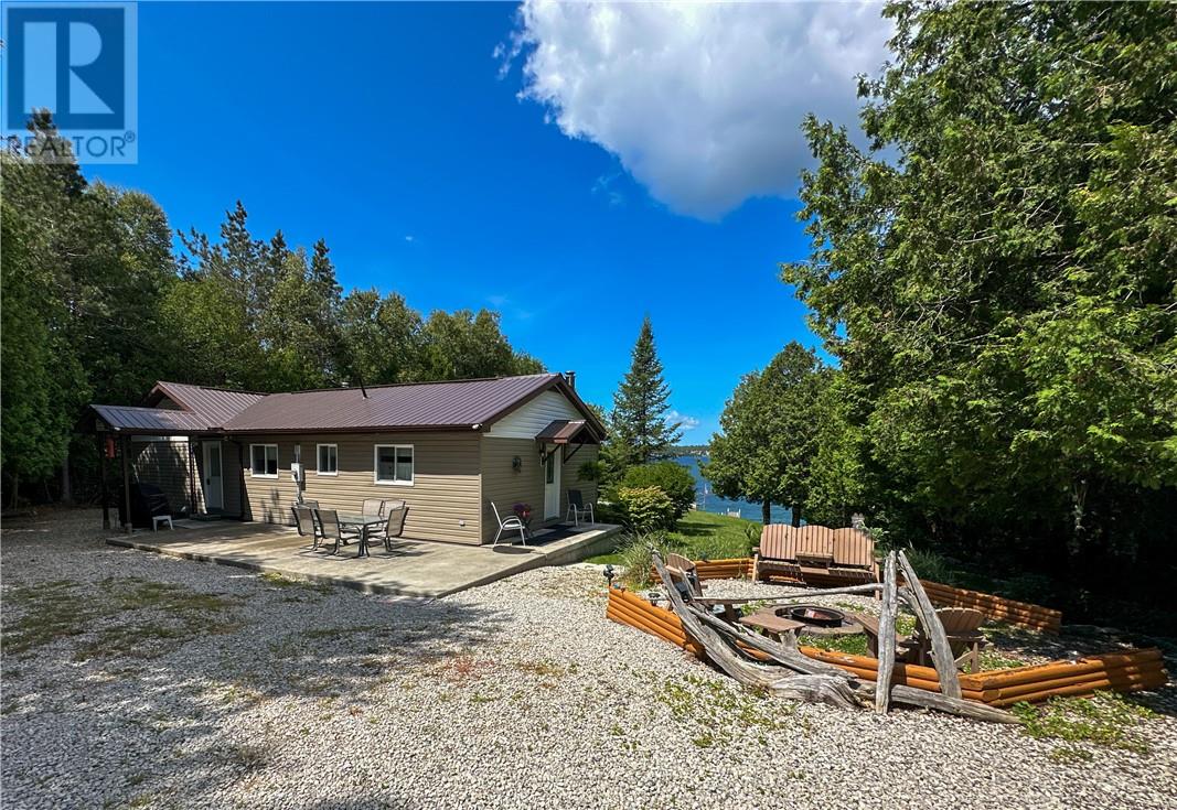 75 Holmes Street, Spring  Bay, Ontario