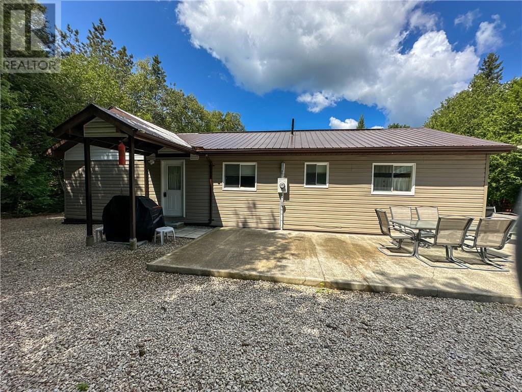 75 Holmes Street, Spring  Bay, Ontario  P0P 2B0 - Photo 2 - 2127679