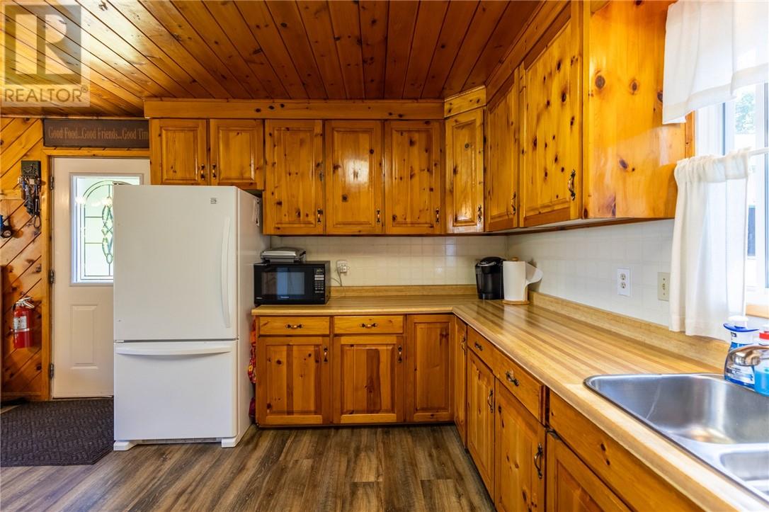 75 Holmes Street, Spring  Bay, Ontario  P0P 2B0 - Photo 7 - 2127679