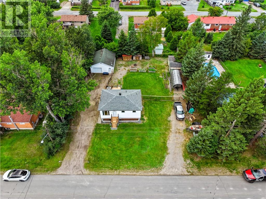 3141 Maple Street, Val Caron, Ontario  P3N 1E9 - Photo 2 - 2130070