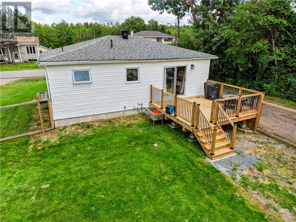 3141 Maple Street, Val Caron, Ontario  P3N 1E9 - Photo 5 - 2130070