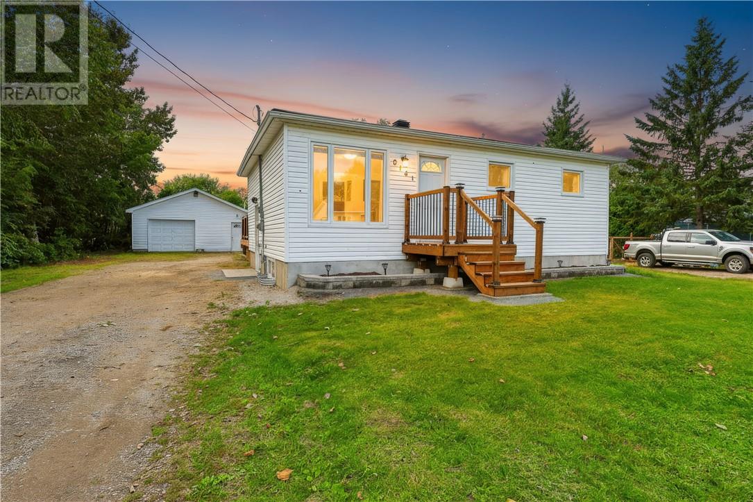3141 Maple Street, Val Caron, Ontario  P3N 1E9 - Photo 6 - 2130070