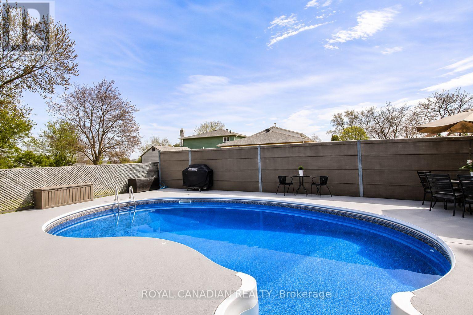 36 Maplegrove Avenue, Bradford West Gwillimbury, Ontario  L3Z 1S1 - Photo 25 - N13502842