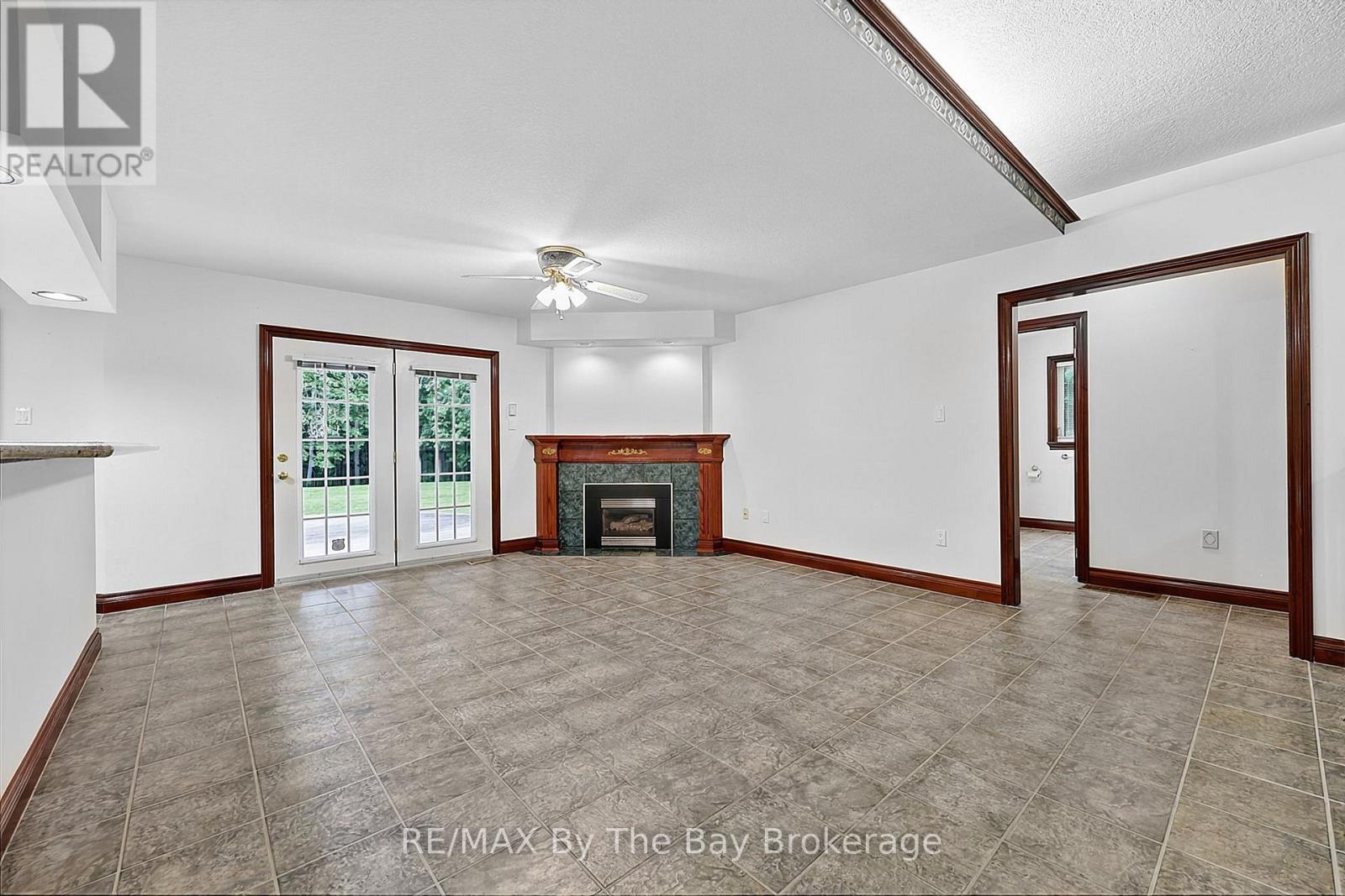 90 Goldfinch Crescent, Tiny, Ontario  L0L 2J0 - Photo 15 - S13728844
