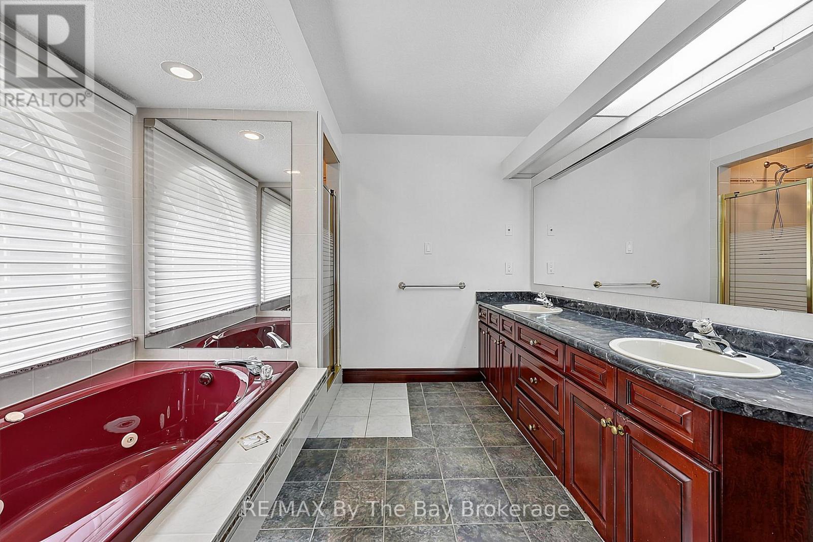 90 Goldfinch Crescent, Tiny, Ontario  L0L 2J0 - Photo 21 - S13728844