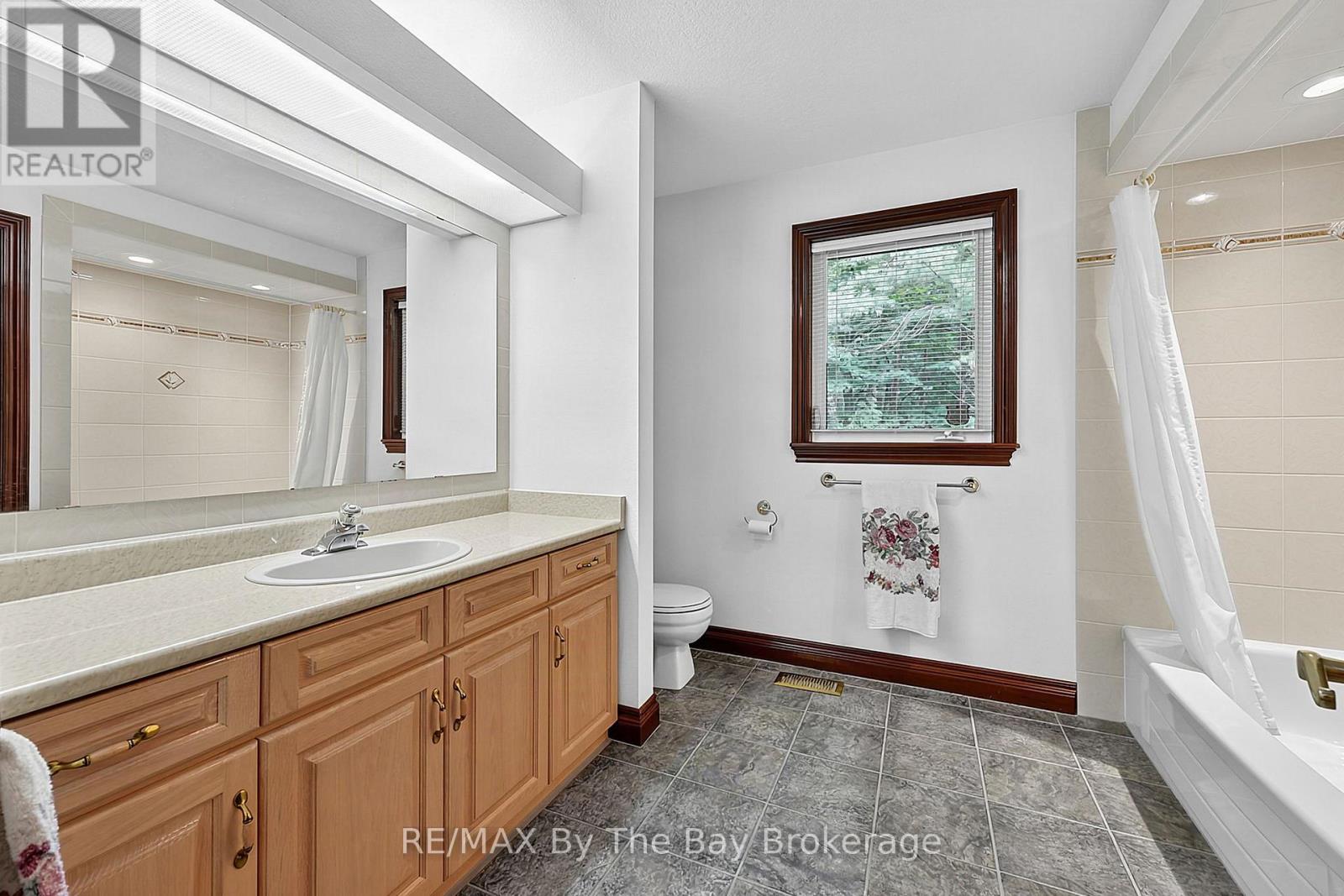 90 Goldfinch Crescent, Tiny, Ontario  L0L 2J0 - Photo 25 - S13728844