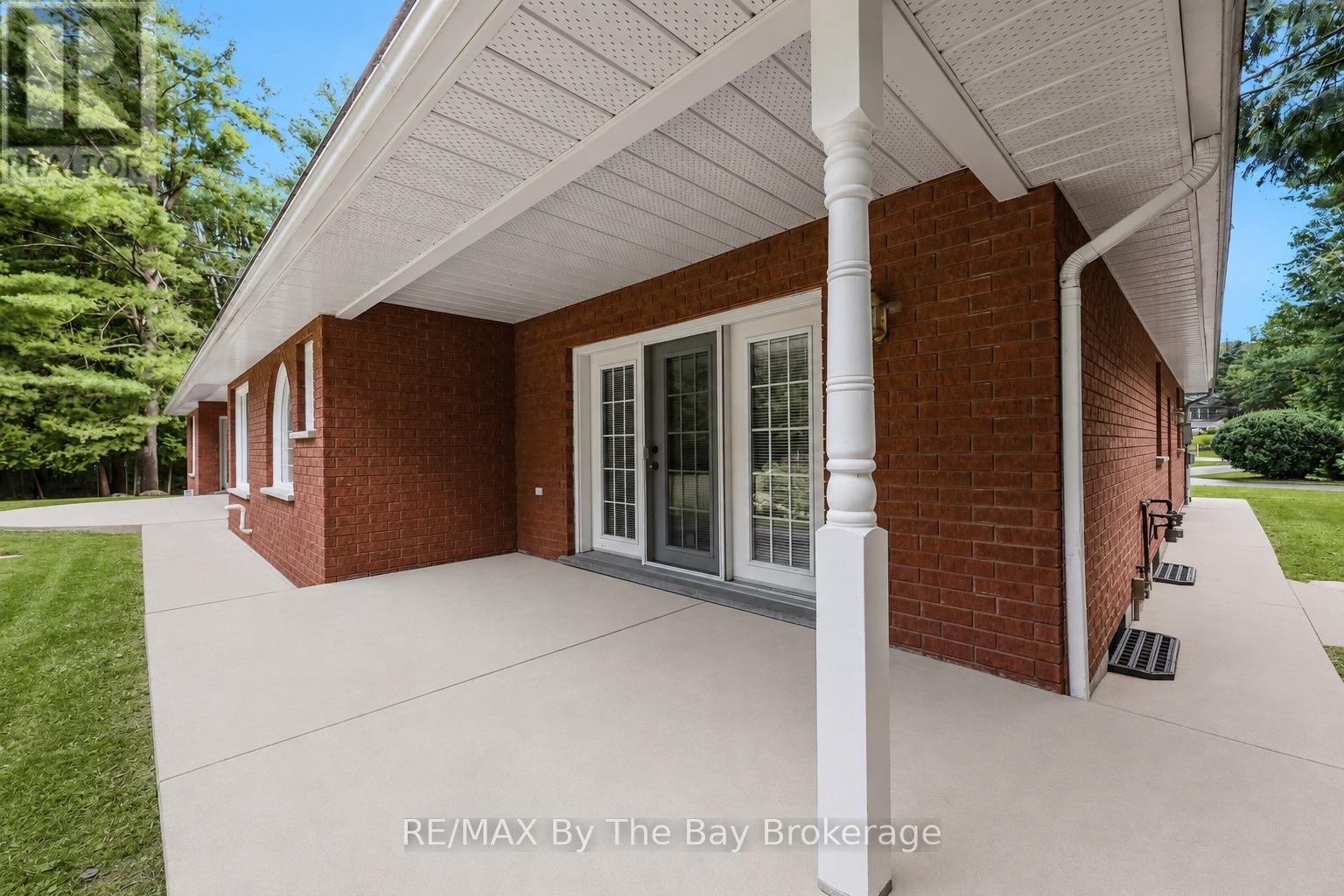 90 Goldfinch Crescent, Tiny, Ontario  L0L 2J0 - Photo 39 - S13728844
