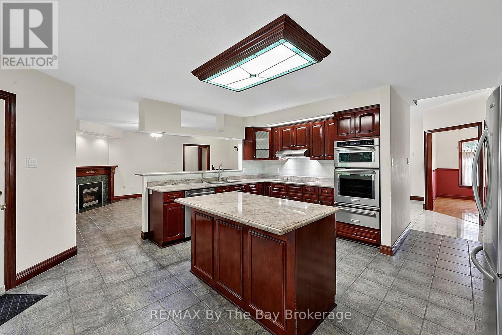 90 Goldfinch Crescent, Tiny, Ontario  L0L 2J0 - Photo 4 - S13728844