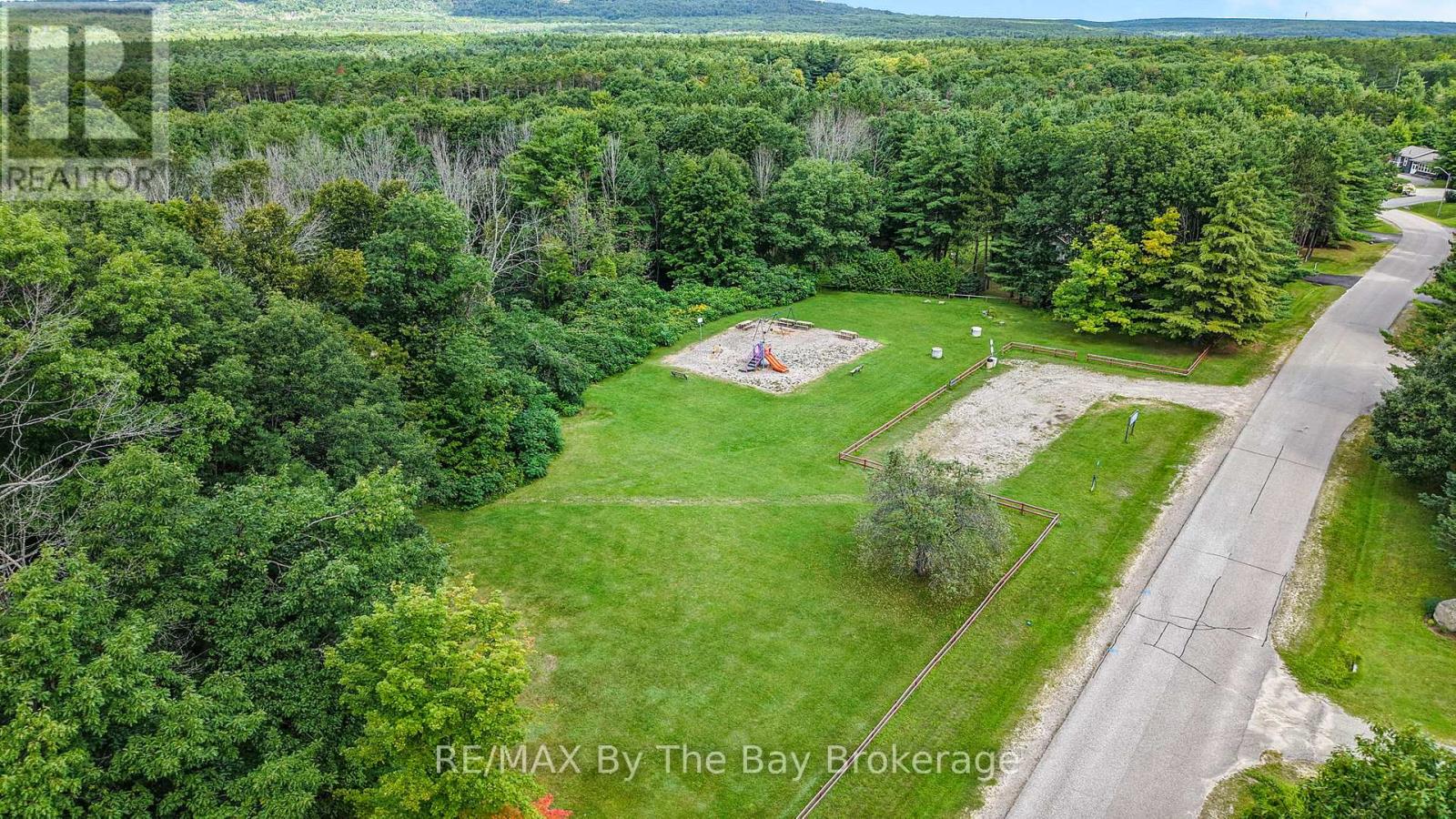 90 Goldfinch Crescent, Tiny, Ontario  L0L 2J0 - Photo 47 - S13728844