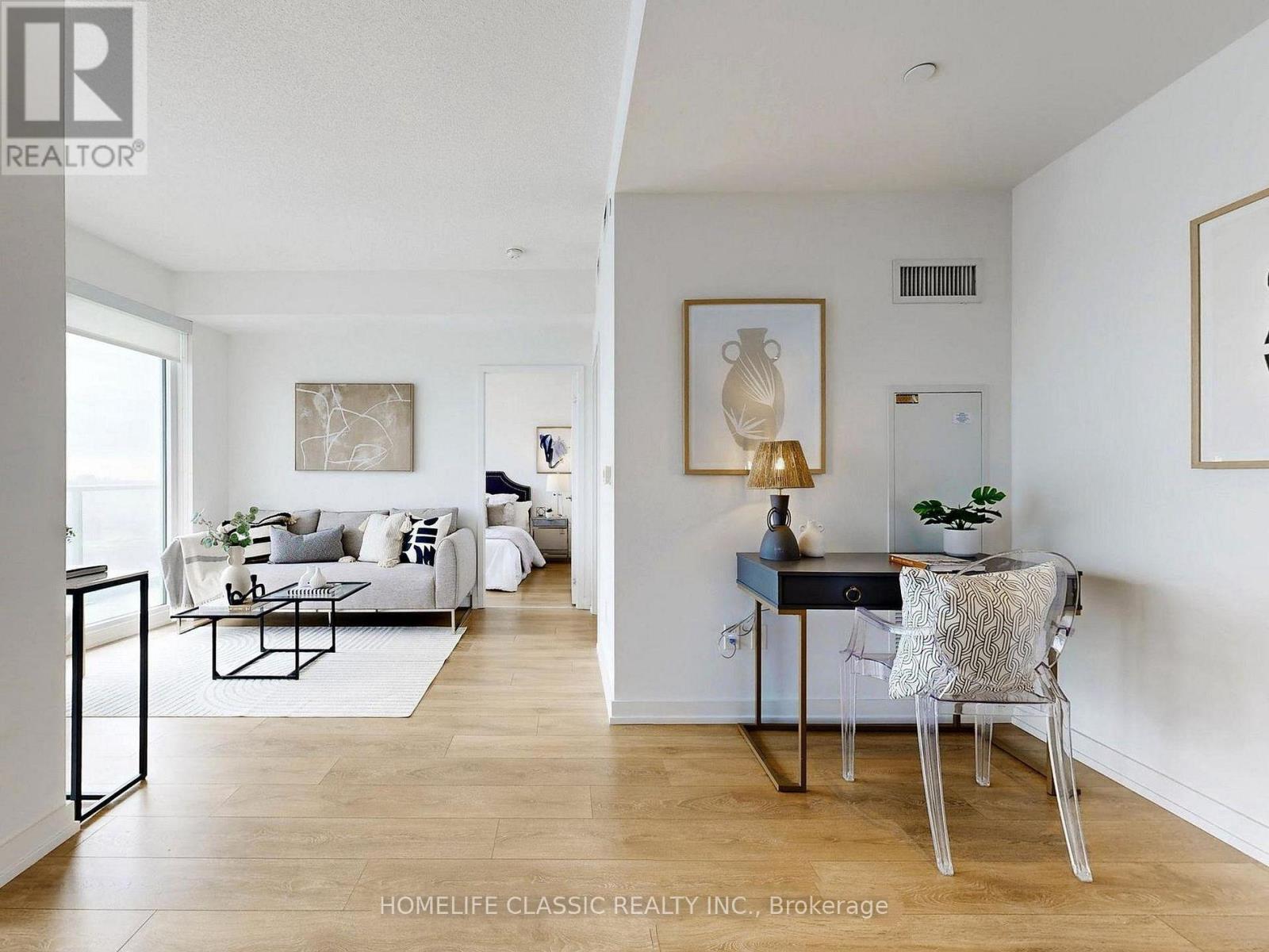 2011 - 117 Mcmahon Drive, Toronto, Ontario  M2K 0E4 - Photo 3 - C13728740