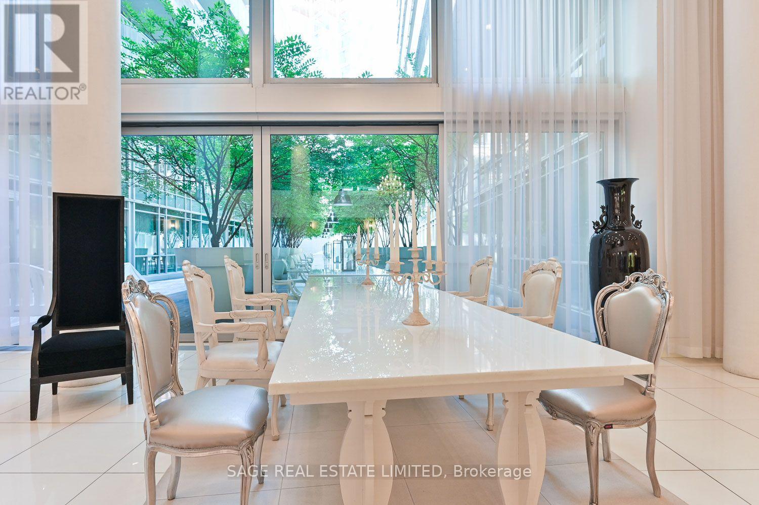 215 - 75 Portland Street, Toronto, Ontario  M5V 2M9 - Photo 18 - C13728802