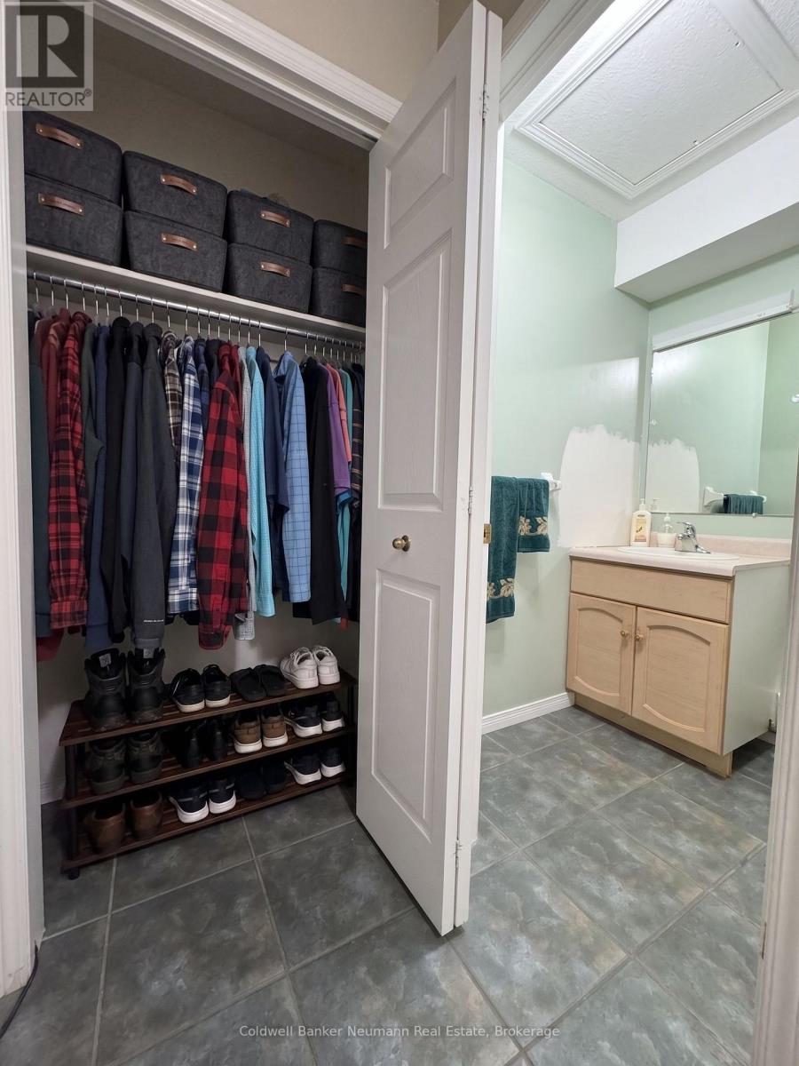 Lower - 42 Hill Trail, Guelph (Grange Road), Ontario  N1E 7C5 - Photo 6 - X13728846
