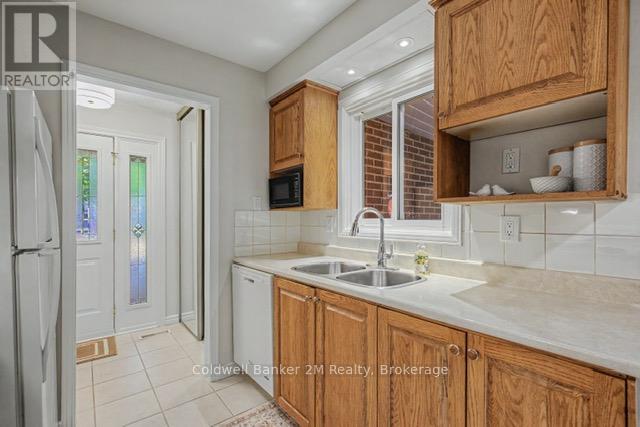 41 Panter Crescent, Ajax, Ontario  L1S 3T4 - Photo 12 - E13728922