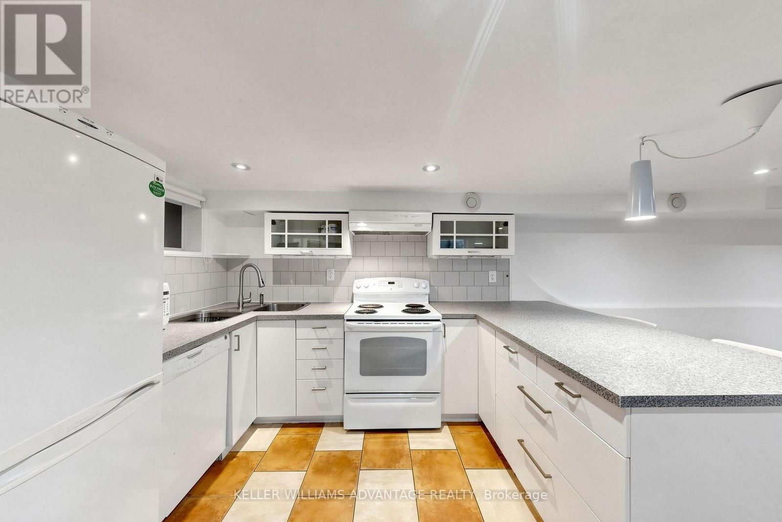 Basement - 4 Edgewood Avenue, Toronto, Ontario  M4L 3G7 - Photo 14 - E13728814