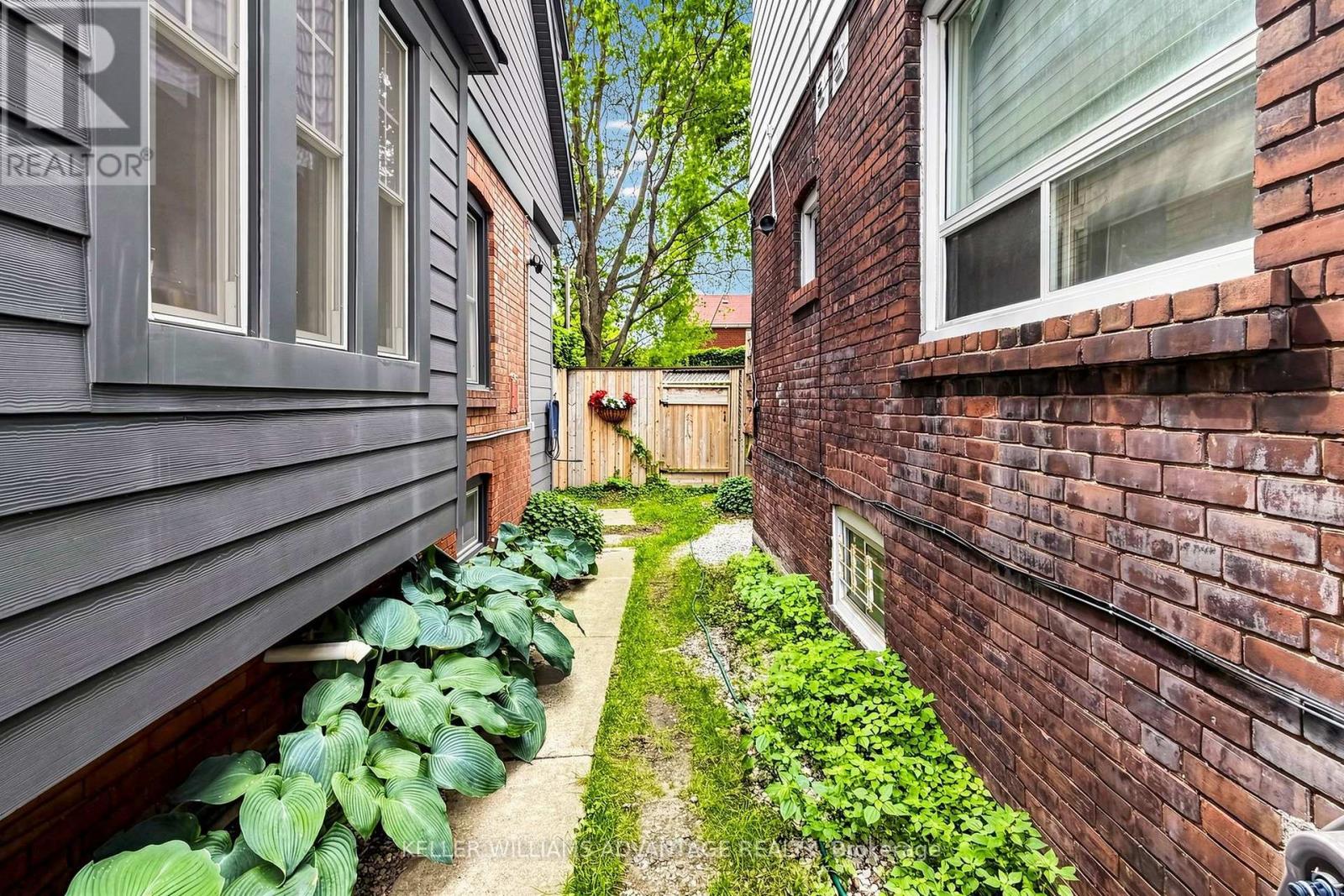 Basement - 4 Edgewood Avenue, Toronto, Ontario  M4L 3G7 - Photo 24 - E13728814