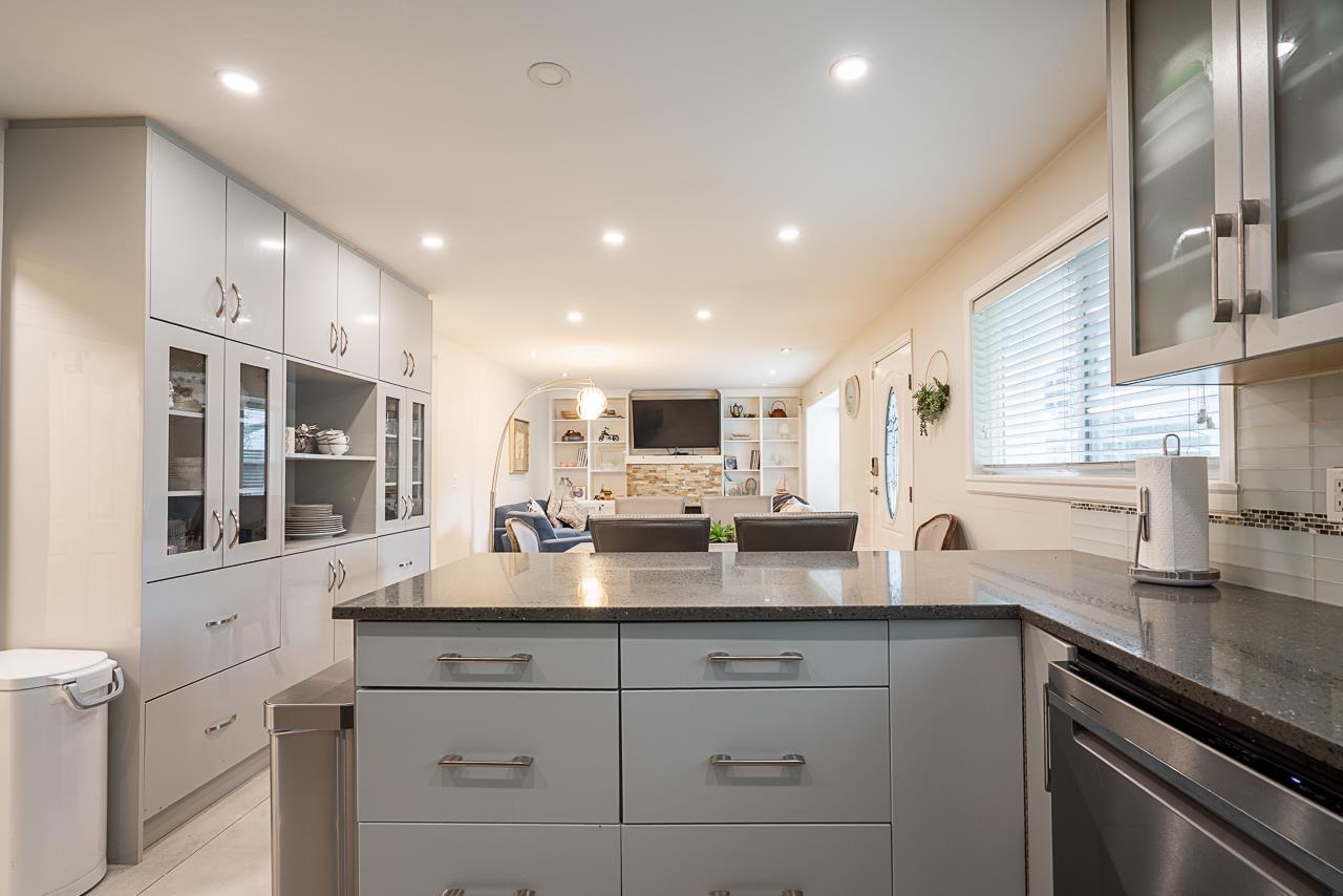 7802 139A STREET, surrey, British Columbia