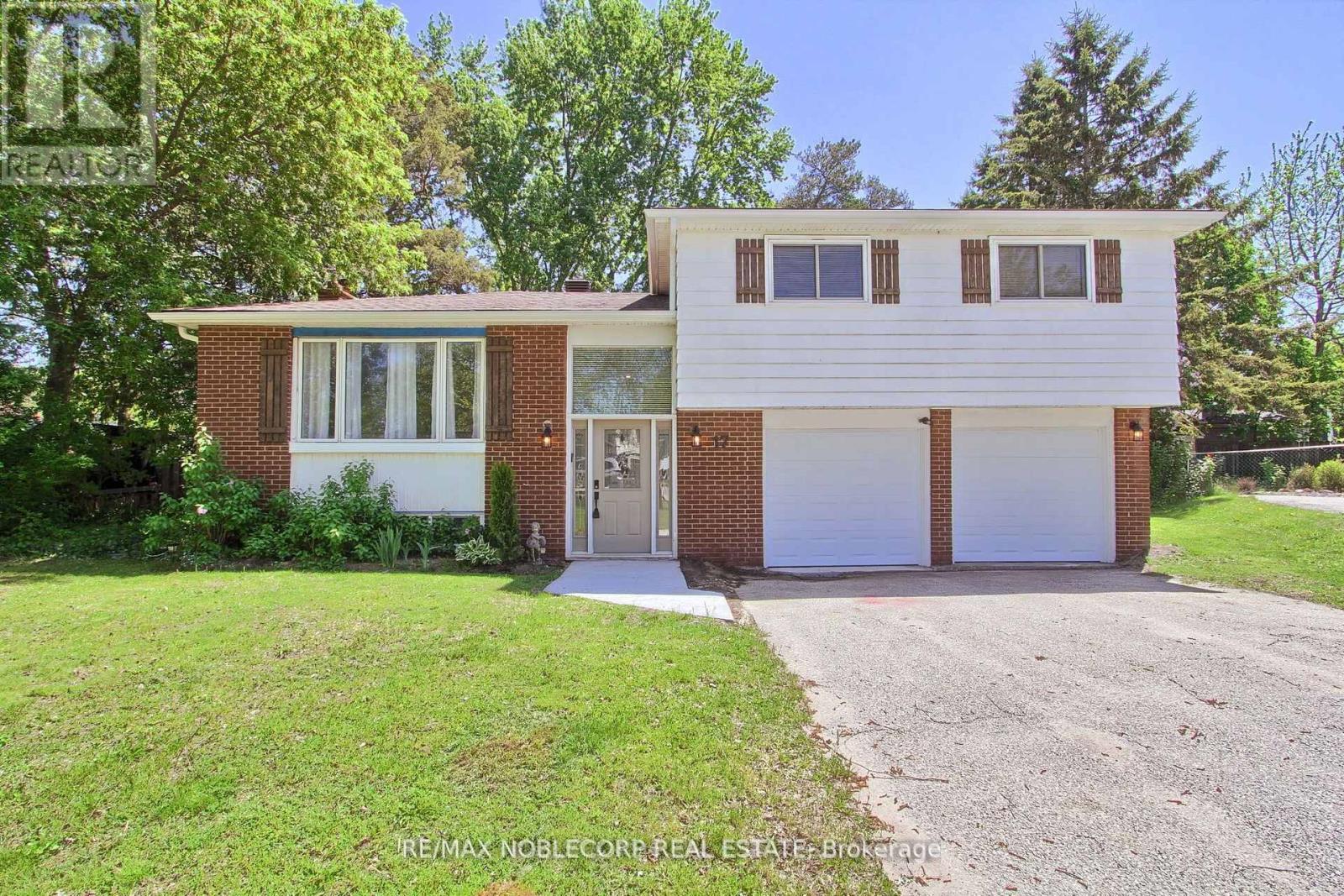 17 Larkdale Crescent, Essa, Ontario  L0M 1B0 - Photo 1 - N13728828
