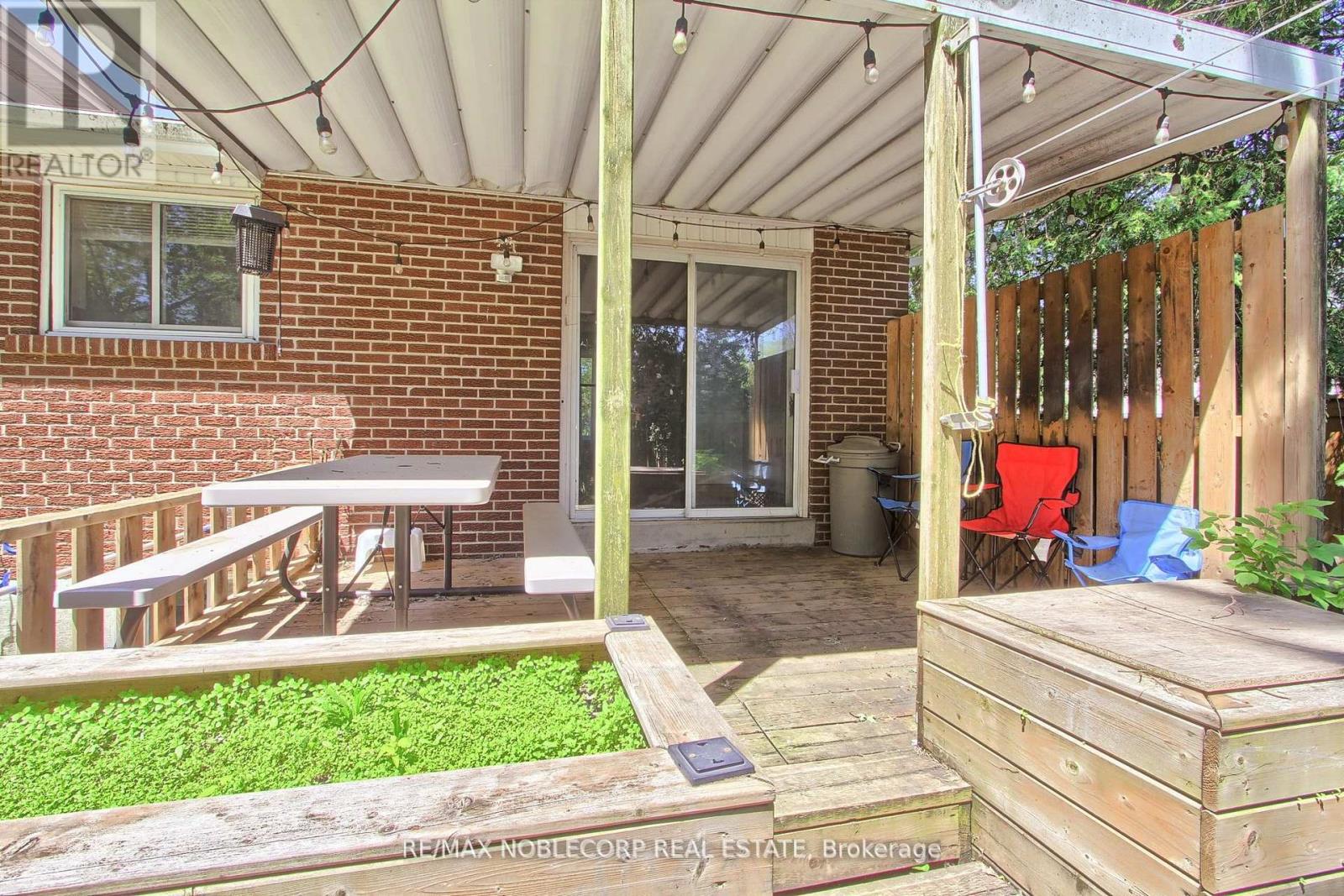 17 Larkdale Crescent, Essa, Ontario  L0M 1B0 - Photo 38 - N13728828