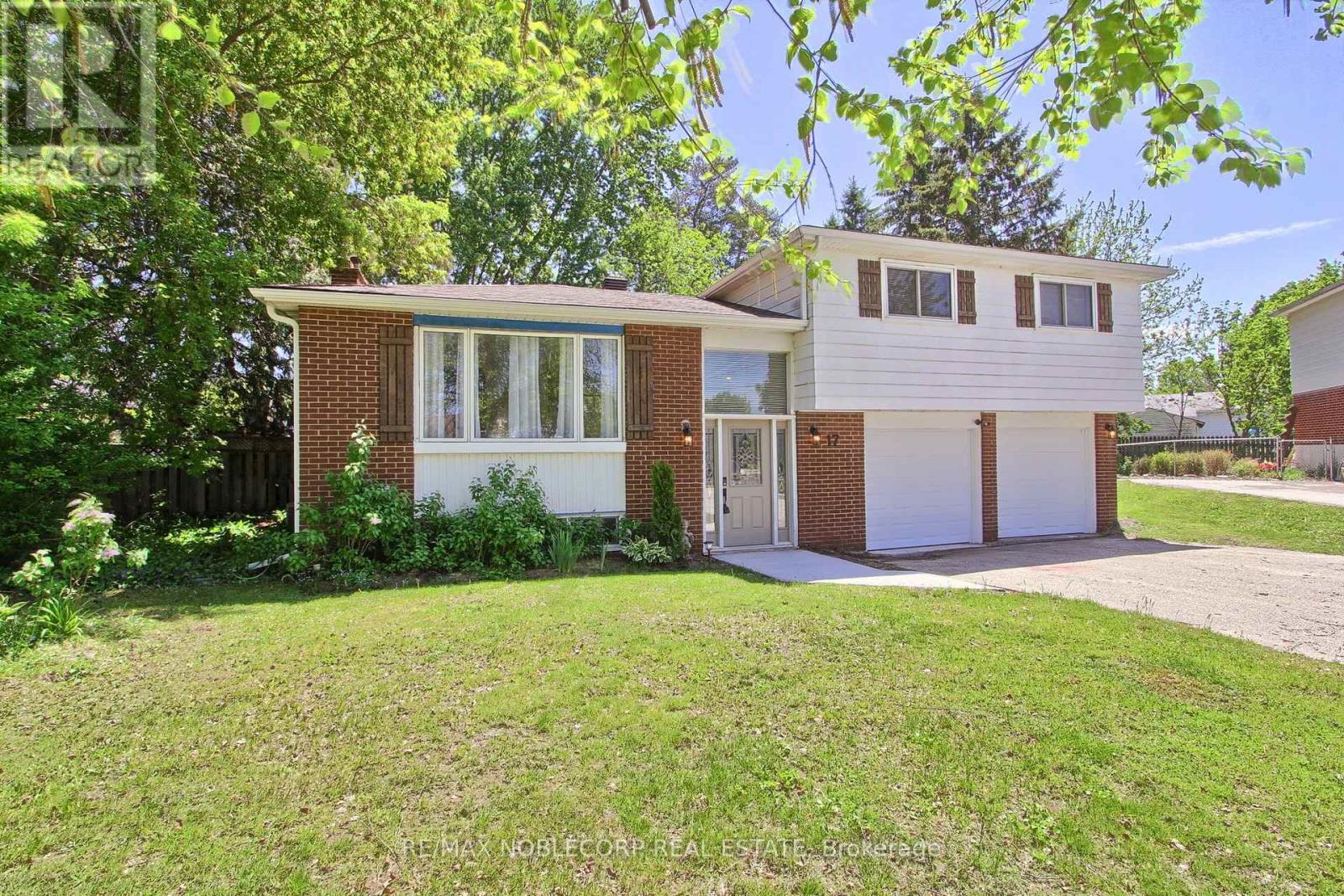 17 Larkdale Crescent, Essa, Ontario  L0M 1B0 - Photo 4 - N13728828