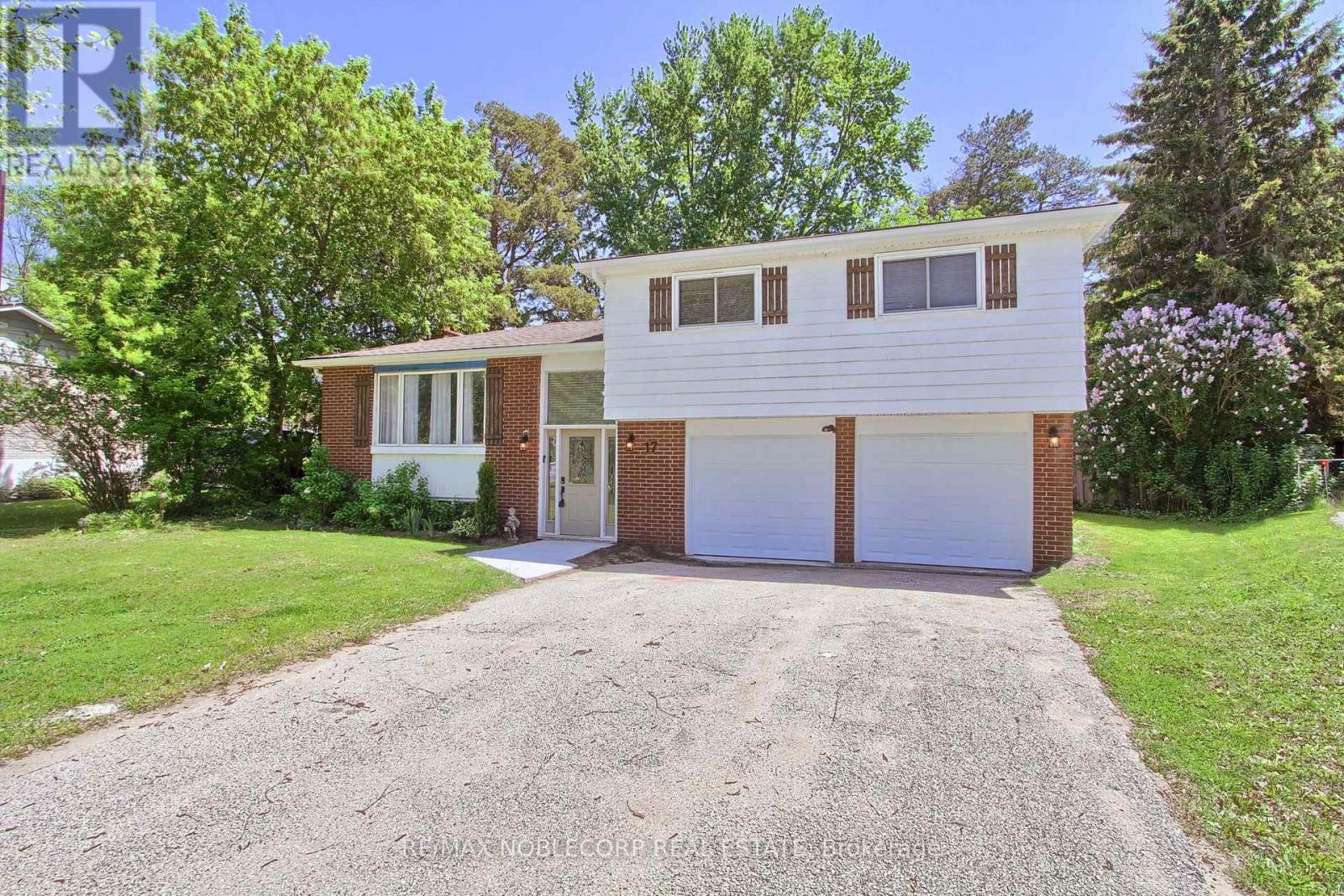 17 Larkdale Crescent, Essa, Ontario  L0M 1B0 - Photo 5 - N13728828
