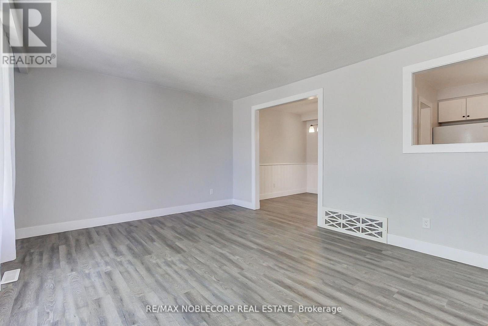 17 Larkdale Crescent, Essa (Angus), Ontario L0M 1B0 - Photo 11 - N13728834