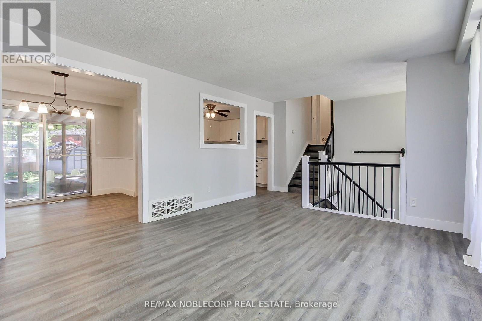 17 Larkdale Crescent, Essa (Angus), Ontario L0M 1B0 - Photo 12 - N13728834