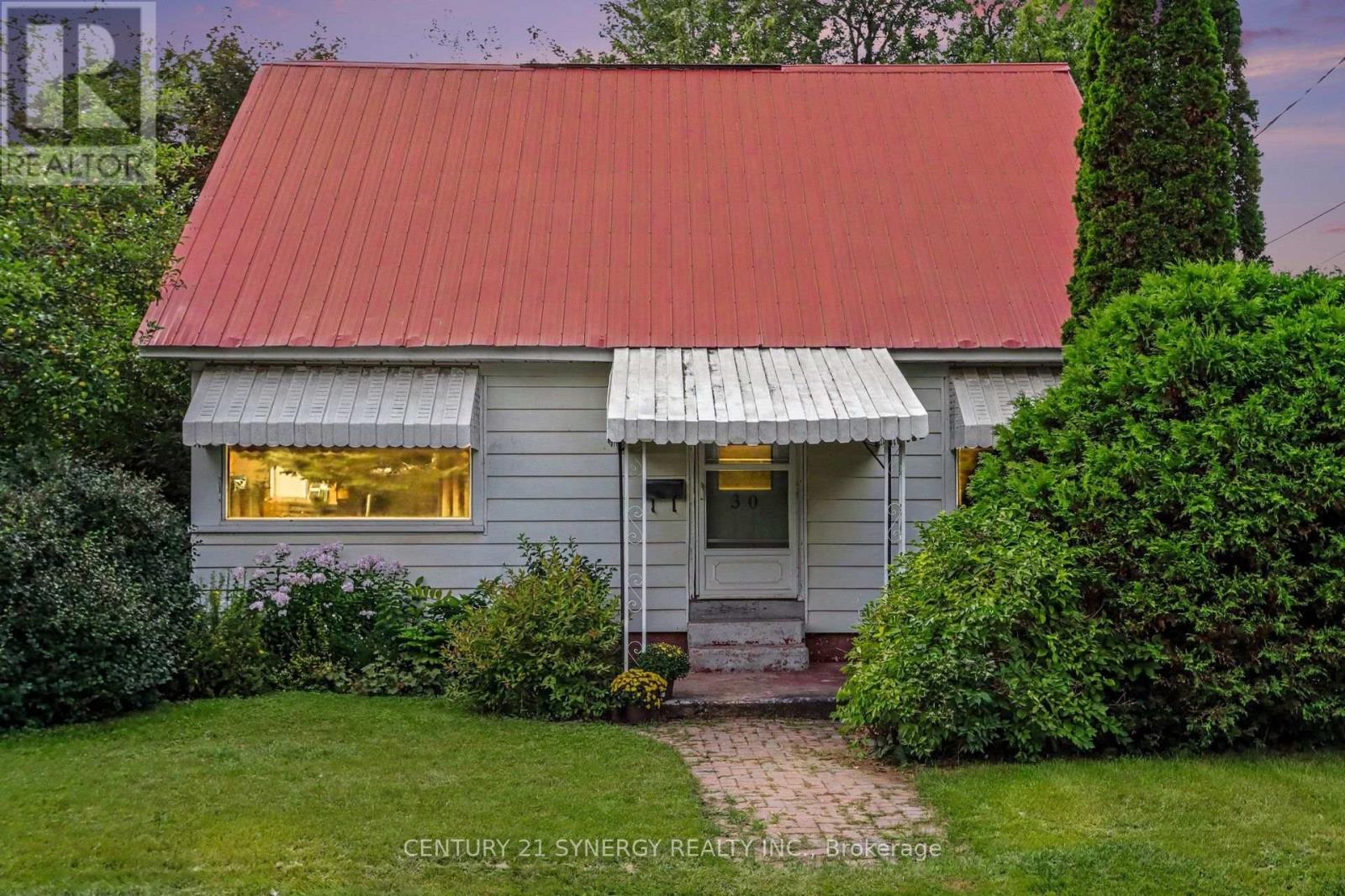 30 JAMES STREET, smiths falls, Ontario