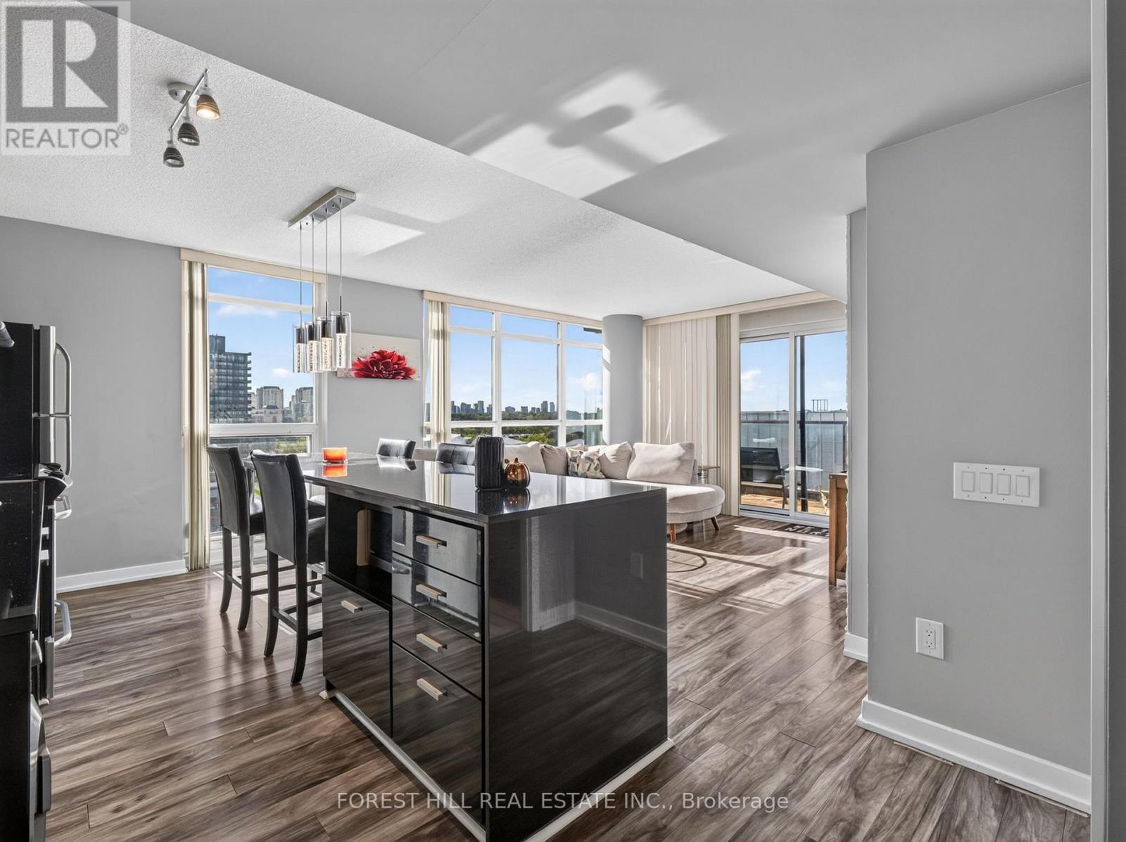 1817 - 19 Singer Court, Toronto, Ontario  M2K 0B2 - Photo 2 - C13726808