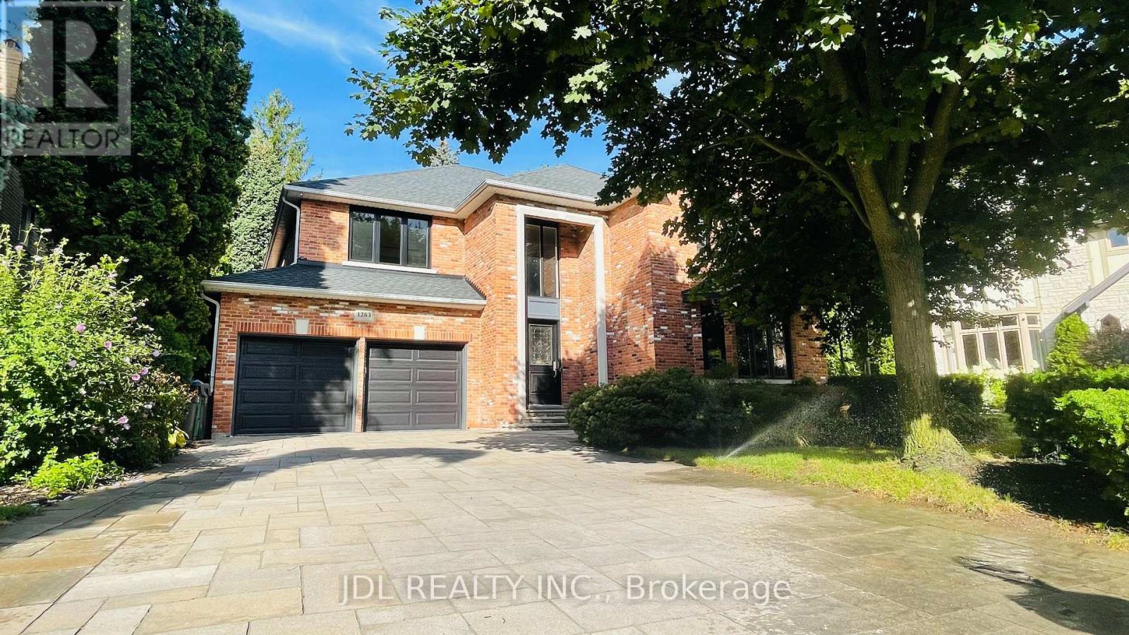 1283 Lindburgh Court, Mississauga, Ontario  L5H 4J2 - Photo 2 - W13728768