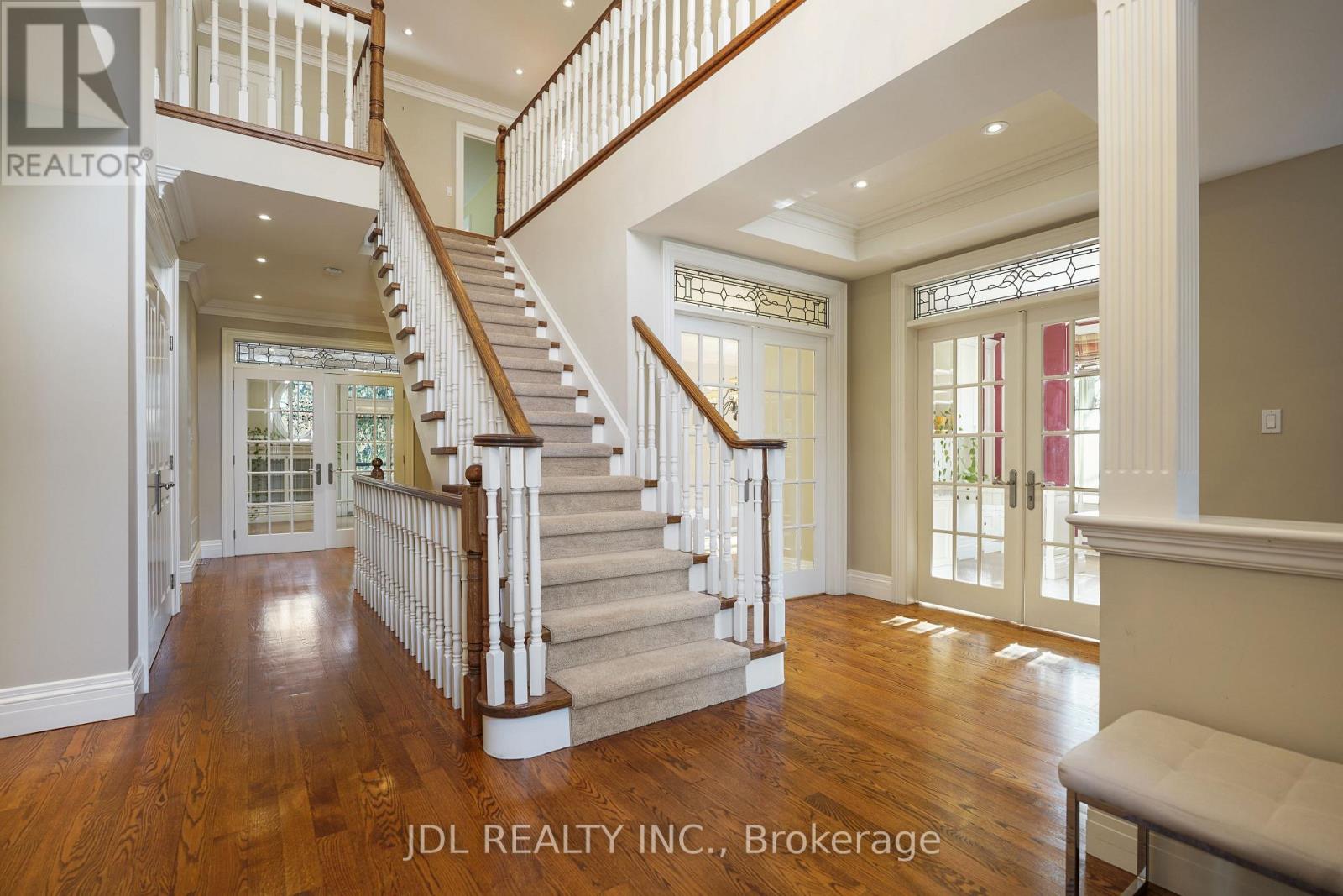 1283 Lindburgh Court, Mississauga, Ontario  L5H 4J2 - Photo 4 - W13728768
