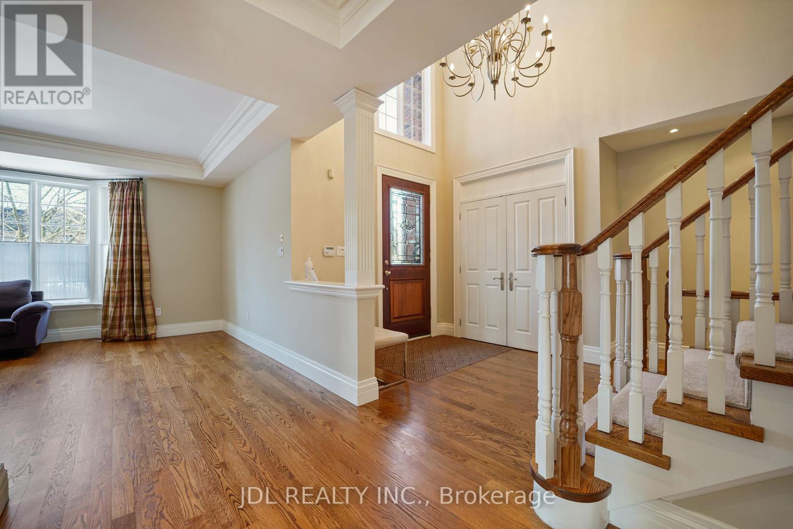 1283 Lindburgh Court, Mississauga, Ontario  L5H 4J2 - Photo 5 - W13728768